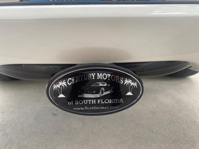 2003 White Diamond /Pewter Cadillac Escalade ESV 4WD/AWD (3GYFK66N23G) with an 6.0L Vortec 6000 High-Output V8 SFI Engine engine, Automatic transmission, located at 4701 North Dixie Hwy, Pompano Beach, FL, 33064, (954) 422-2889, 26.240938, -80.123474 - OUR WEBPAGE FLORIDACARS1.COM HAS OVER 100 PHOTOS AND FREE CARFAX LINK 2003 CADILLAC ESCALADE ESV VIN: 3GYFK66N23G235178 3 G Y F K 6 6 N 2 3 G 2 3 5 1 7 8 4 DOOR WAGON/SPORT UTILITY 6.0L V8 F GASOLINE 17 MPG ALL WHEEL DRIVE Features 4WD/AWD ABS Brakes Air Conditioning Alloy Wheels AM/FM Stereo Automa - Photo#91