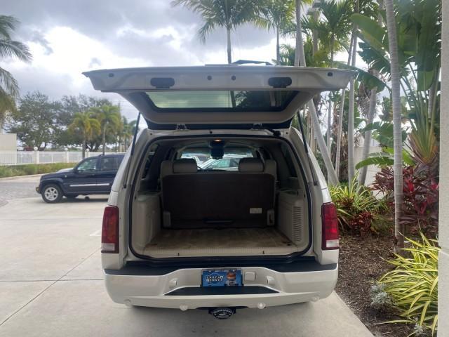 2003 White Diamond /Pewter Cadillac Escalade ESV 4WD/AWD (3GYFK66N23G) with an 6.0L Vortec 6000 High-Output V8 SFI Engine engine, Automatic transmission, located at 4701 North Dixie Hwy, Pompano Beach, FL, 33064, (954) 422-2889, 26.240938, -80.123474 - OUR WEBPAGE FLORIDACARS1.COM HAS OVER 100 PHOTOS AND FREE CARFAX LINK 2003 CADILLAC ESCALADE ESV VIN: 3GYFK66N23G235178 3 G Y F K 6 6 N 2 3 G 2 3 5 1 7 8 4 DOOR WAGON/SPORT UTILITY 6.0L V8 F GASOLINE 17 MPG ALL WHEEL DRIVE Features 4WD/AWD ABS Brakes Air Conditioning Alloy Wheels AM/FM Stereo Automa - Photo#95