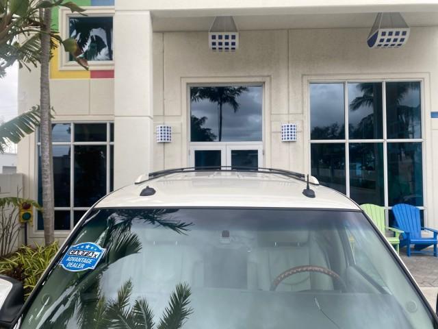 2003 White Diamond /Pewter Cadillac Escalade ESV 4WD/AWD (3GYFK66N23G) with an 6.0L Vortec 6000 High-Output V8 SFI Engine engine, Automatic transmission, located at 4701 North Dixie Hwy, Pompano Beach, FL, 33064, (954) 422-2889, 26.240938, -80.123474 - OUR WEBPAGE FLORIDACARS1.COM HAS OVER 100 PHOTOS AND FREE CARFAX LINK 2003 CADILLAC ESCALADE ESV VIN: 3GYFK66N23G235178 3 G Y F K 6 6 N 2 3 G 2 3 5 1 7 8 4 DOOR WAGON/SPORT UTILITY 6.0L V8 F GASOLINE 17 MPG ALL WHEEL DRIVE Features 4WD/AWD ABS Brakes Air Conditioning Alloy Wheels AM/FM Stereo Automa - Photo#99