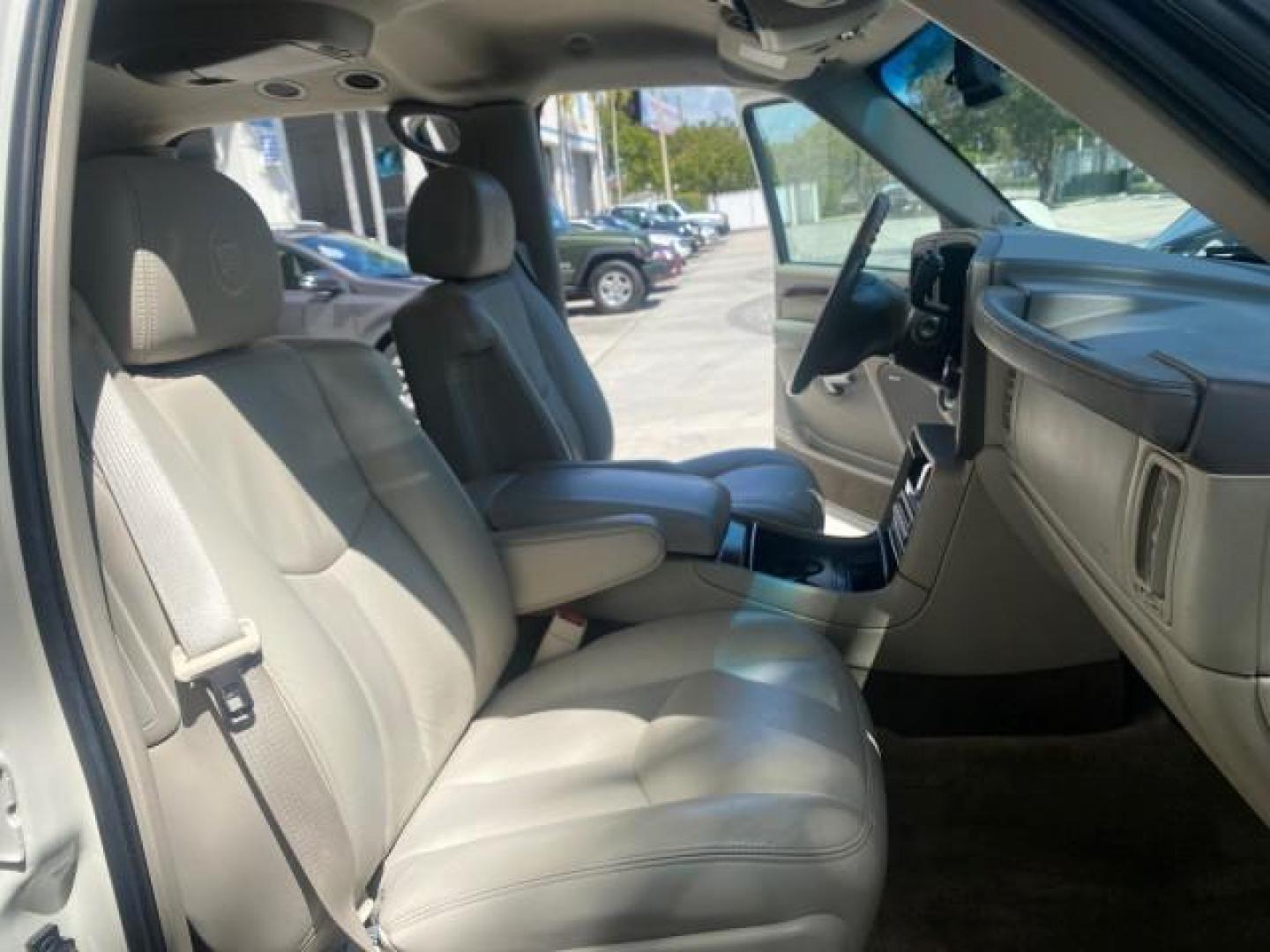 2003 White Diamond /Pewter Cadillac Escalade ESV SUV PEARL WHITE 4WD/AWD (3GYFK66N23G) with an 6.0L Vortec 6000 High-Output V8 SFI Engine engine, Automatic transmission, located at 4701 North Dixie Hwy, Pompano Beach, FL, 33064, (954) 422-2889, 26.240938, -80.123474 - OUR WEBPAGE FLORIDACARS1.COM HAS OVER 100 PHOTOS AND FREE CARFAX LINK 2003 CADILLAC ESCALADE ESV VIN: 3GYFK66N23G235178 3 G Y F K 6 6 N 2 3 G 2 3 5 1 7 8 4 DOOR WAGON/SPORT UTILITY 6.0L V8 F GASOLINE 17 MPG ALL WHEEL DRIVE Features 4WD/AWD ABS Brakes Air Conditioning Alloy Wheels AM/FM Stereo Automa - Photo#11