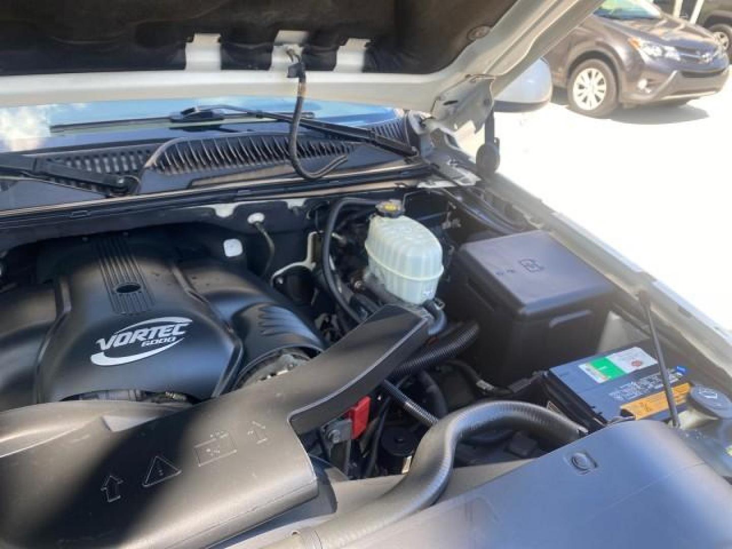 2003 White Diamond /Pewter Cadillac Escalade ESV SUV PEARL WHITE 4WD/AWD (3GYFK66N23G) with an 6.0L Vortec 6000 High-Output V8 SFI Engine engine, Automatic transmission, located at 4701 North Dixie Hwy, Pompano Beach, FL, 33064, (954) 422-2889, 26.240938, -80.123474 - OUR WEBPAGE FLORIDACARS1.COM HAS OVER 100 PHOTOS AND FREE CARFAX LINK 2003 CADILLAC ESCALADE ESV VIN: 3GYFK66N23G235178 3 G Y F K 6 6 N 2 3 G 2 3 5 1 7 8 4 DOOR WAGON/SPORT UTILITY 6.0L V8 F GASOLINE 17 MPG ALL WHEEL DRIVE Features 4WD/AWD ABS Brakes Air Conditioning Alloy Wheels AM/FM Stereo Automa - Photo#25