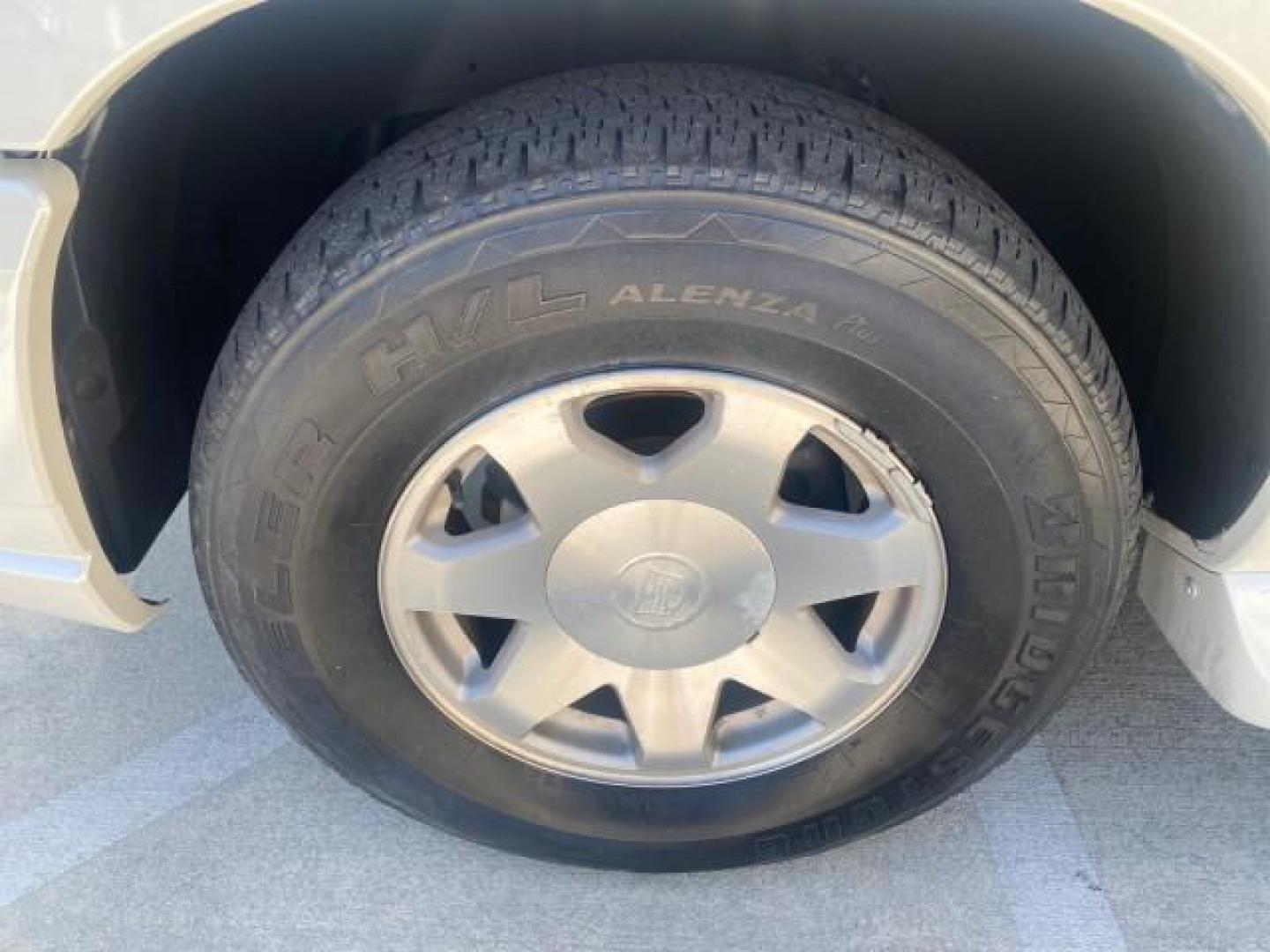 2003 White Diamond /Pewter Cadillac Escalade ESV SUV PEARL WHITE 4WD/AWD (3GYFK66N23G) with an 6.0L Vortec 6000 High-Output V8 SFI Engine engine, Automatic transmission, located at 4701 North Dixie Hwy, Pompano Beach, FL, 33064, (954) 422-2889, 26.240938, -80.123474 - OUR WEBPAGE FLORIDACARS1.COM HAS OVER 100 PHOTOS AND FREE CARFAX LINK 2003 CADILLAC ESCALADE ESV VIN: 3GYFK66N23G235178 3 G Y F K 6 6 N 2 3 G 2 3 5 1 7 8 4 DOOR WAGON/SPORT UTILITY 6.0L V8 F GASOLINE 17 MPG ALL WHEEL DRIVE Features 4WD/AWD ABS Brakes Air Conditioning Alloy Wheels AM/FM Stereo Automa - Photo#19