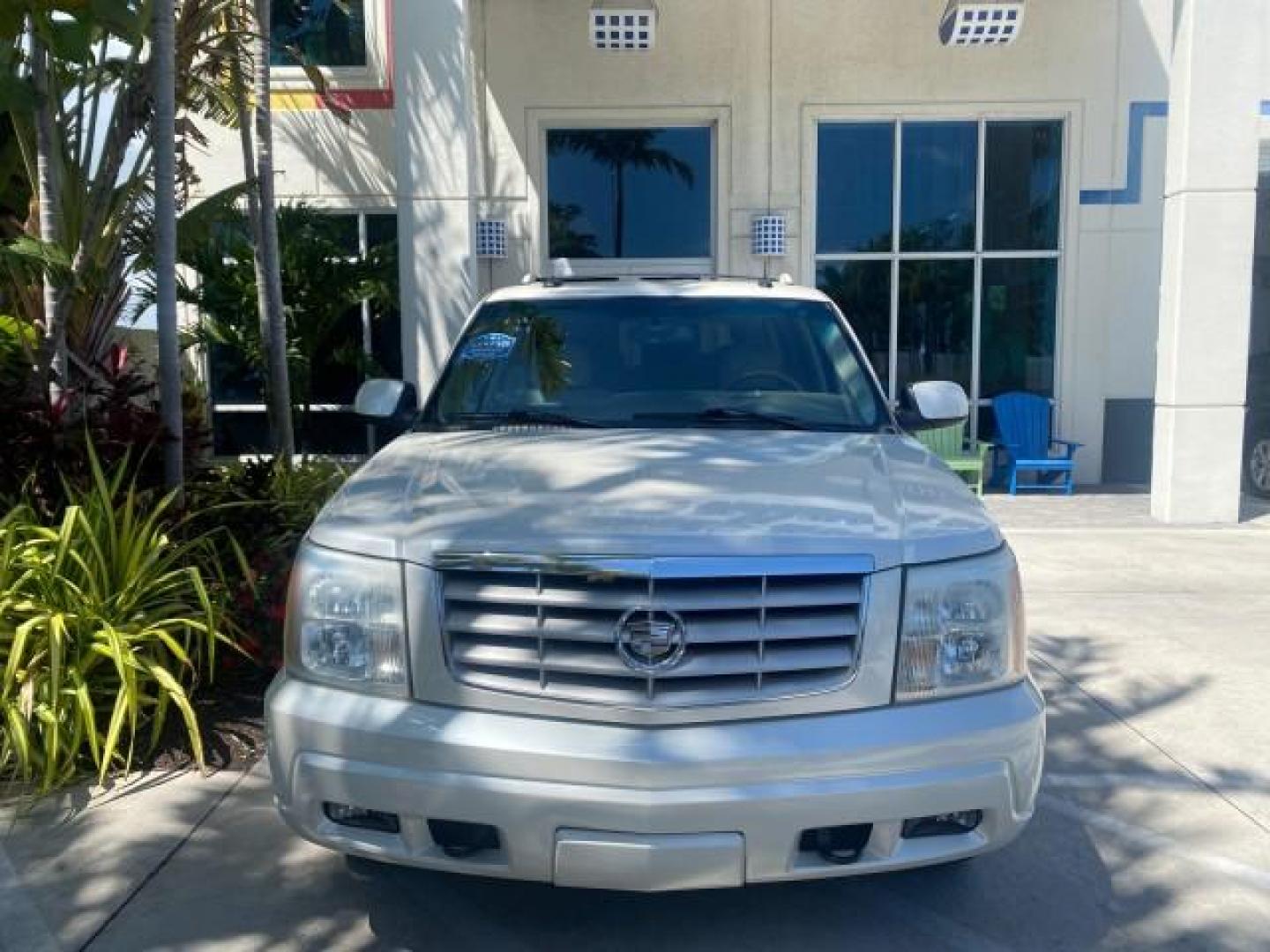2003 White Diamond /Pewter Cadillac Escalade ESV SUV PEARL WHITE 4WD/AWD (3GYFK66N23G) with an 6.0L Vortec 6000 High-Output V8 SFI Engine engine, Automatic transmission, located at 4701 North Dixie Hwy, Pompano Beach, FL, 33064, (954) 422-2889, 26.240938, -80.123474 - OUR WEBPAGE FLORIDACARS1.COM HAS OVER 100 PHOTOS AND FREE CARFAX LINK 2003 CADILLAC ESCALADE ESV VIN: 3GYFK66N23G235178 3 G Y F K 6 6 N 2 3 G 2 3 5 1 7 8 4 DOOR WAGON/SPORT UTILITY 6.0L V8 F GASOLINE 17 MPG ALL WHEEL DRIVE Features 4WD/AWD ABS Brakes Air Conditioning Alloy Wheels AM/FM Stereo Automa - Photo#27