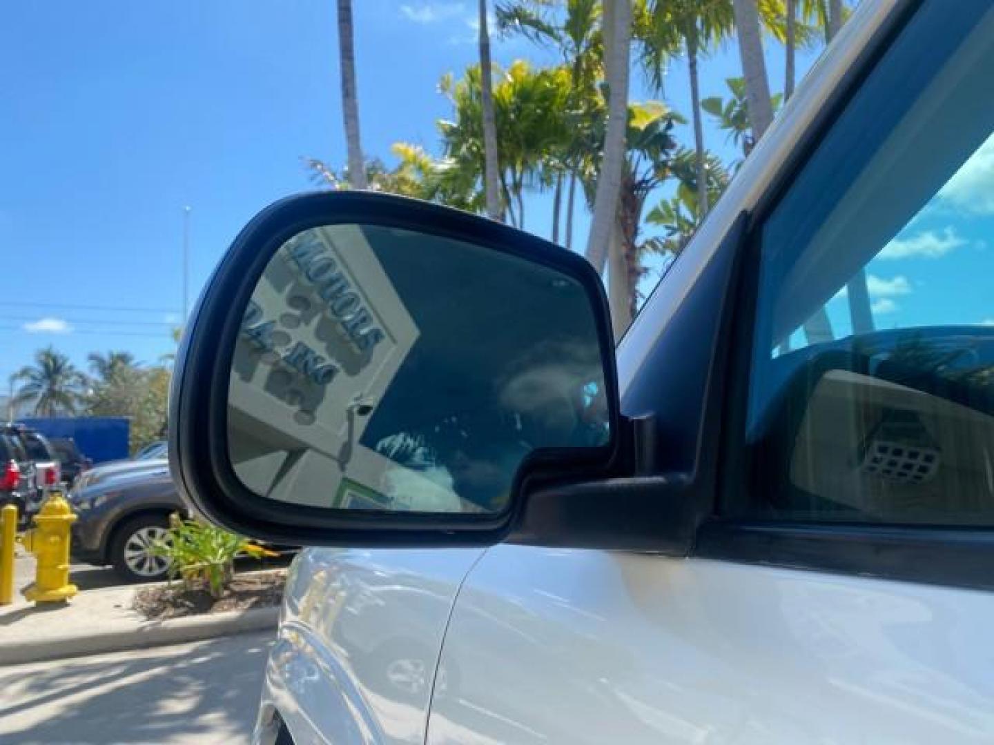 2003 White Diamond /Pewter Cadillac Escalade ESV SUV PEARL WHITE 4WD/AWD (3GYFK66N23G) with an 6.0L Vortec 6000 High-Output V8 SFI Engine engine, Automatic transmission, located at 4701 North Dixie Hwy, Pompano Beach, FL, 33064, (954) 422-2889, 26.240938, -80.123474 - OUR WEBPAGE FLORIDACARS1.COM HAS OVER 100 PHOTOS AND FREE CARFAX LINK 2003 CADILLAC ESCALADE ESV VIN: 3GYFK66N23G235178 3 G Y F K 6 6 N 2 3 G 2 3 5 1 7 8 4 DOOR WAGON/SPORT UTILITY 6.0L V8 F GASOLINE 17 MPG ALL WHEEL DRIVE Features 4WD/AWD ABS Brakes Air Conditioning Alloy Wheels AM/FM Stereo Automa - Photo#39