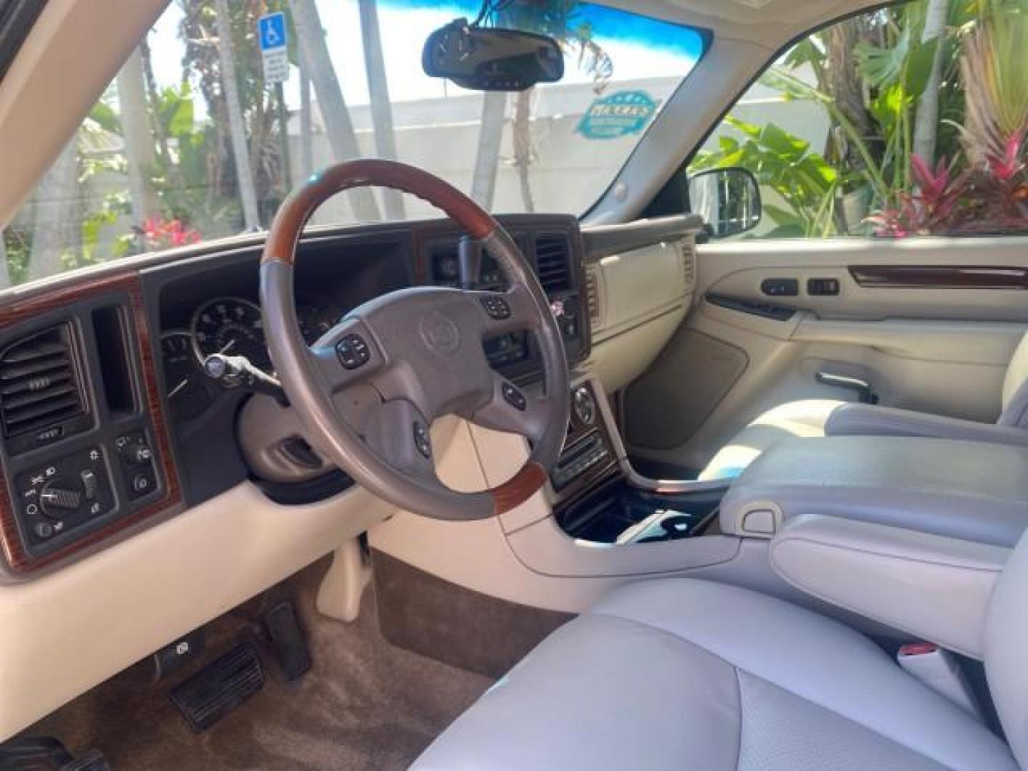 2003 White Diamond /Pewter Cadillac Escalade ESV SUV PEARL WHITE 4WD/AWD (3GYFK66N23G) with an 6.0L Vortec 6000 High-Output V8 SFI Engine engine, Automatic transmission, located at 4701 North Dixie Hwy, Pompano Beach, FL, 33064, (954) 422-2889, 26.240938, -80.123474 - OUR WEBPAGE FLORIDACARS1.COM HAS OVER 100 PHOTOS AND FREE CARFAX LINK 2003 CADILLAC ESCALADE ESV VIN: 3GYFK66N23G235178 3 G Y F K 6 6 N 2 3 G 2 3 5 1 7 8 4 DOOR WAGON/SPORT UTILITY 6.0L V8 F GASOLINE 17 MPG ALL WHEEL DRIVE Features 4WD/AWD ABS Brakes Air Conditioning Alloy Wheels AM/FM Stereo Automa - Photo#46