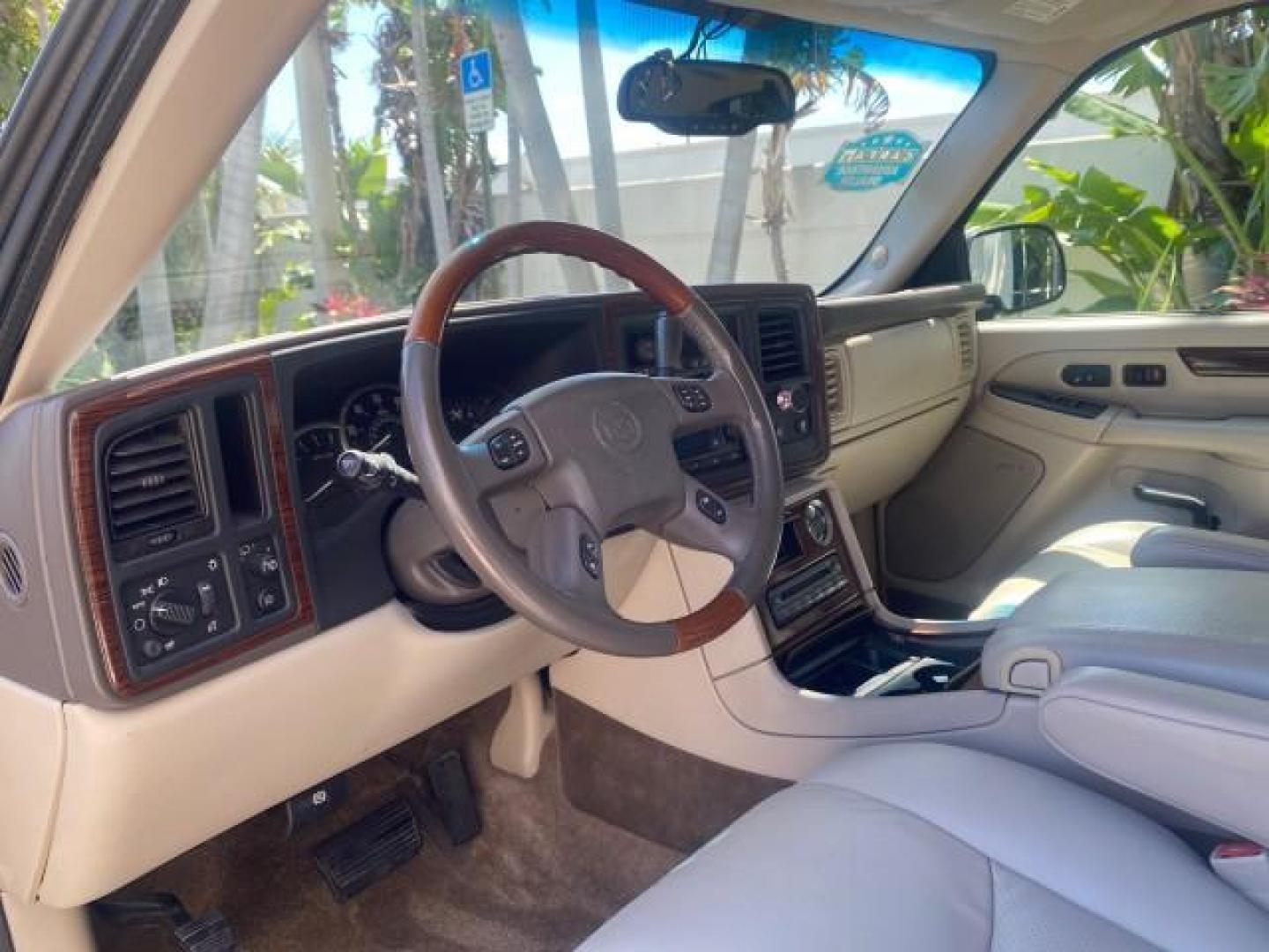 2003 White Diamond /Pewter Cadillac Escalade ESV SUV PEARL WHITE 4WD/AWD (3GYFK66N23G) with an 6.0L Vortec 6000 High-Output V8 SFI Engine engine, Automatic transmission, located at 4701 North Dixie Hwy, Pompano Beach, FL, 33064, (954) 422-2889, 26.240938, -80.123474 - OUR WEBPAGE FLORIDACARS1.COM HAS OVER 100 PHOTOS AND FREE CARFAX LINK 2003 CADILLAC ESCALADE ESV VIN: 3GYFK66N23G235178 3 G Y F K 6 6 N 2 3 G 2 3 5 1 7 8 4 DOOR WAGON/SPORT UTILITY 6.0L V8 F GASOLINE 17 MPG ALL WHEEL DRIVE Features 4WD/AWD ABS Brakes Air Conditioning Alloy Wheels AM/FM Stereo Automa - Photo#47