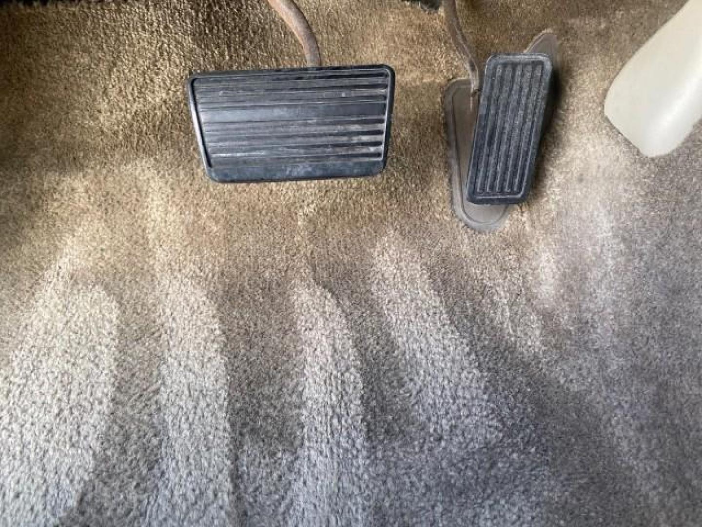 2003 White Diamond /Pewter Cadillac Escalade ESV SUV PEARL WHITE 4WD/AWD (3GYFK66N23G) with an 6.0L Vortec 6000 High-Output V8 SFI Engine engine, Automatic transmission, located at 4701 North Dixie Hwy, Pompano Beach, FL, 33064, (954) 422-2889, 26.240938, -80.123474 - OUR WEBPAGE FLORIDACARS1.COM HAS OVER 100 PHOTOS AND FREE CARFAX LINK 2003 CADILLAC ESCALADE ESV VIN: 3GYFK66N23G235178 3 G Y F K 6 6 N 2 3 G 2 3 5 1 7 8 4 DOOR WAGON/SPORT UTILITY 6.0L V8 F GASOLINE 17 MPG ALL WHEEL DRIVE Features 4WD/AWD ABS Brakes Air Conditioning Alloy Wheels AM/FM Stereo Automa - Photo#54