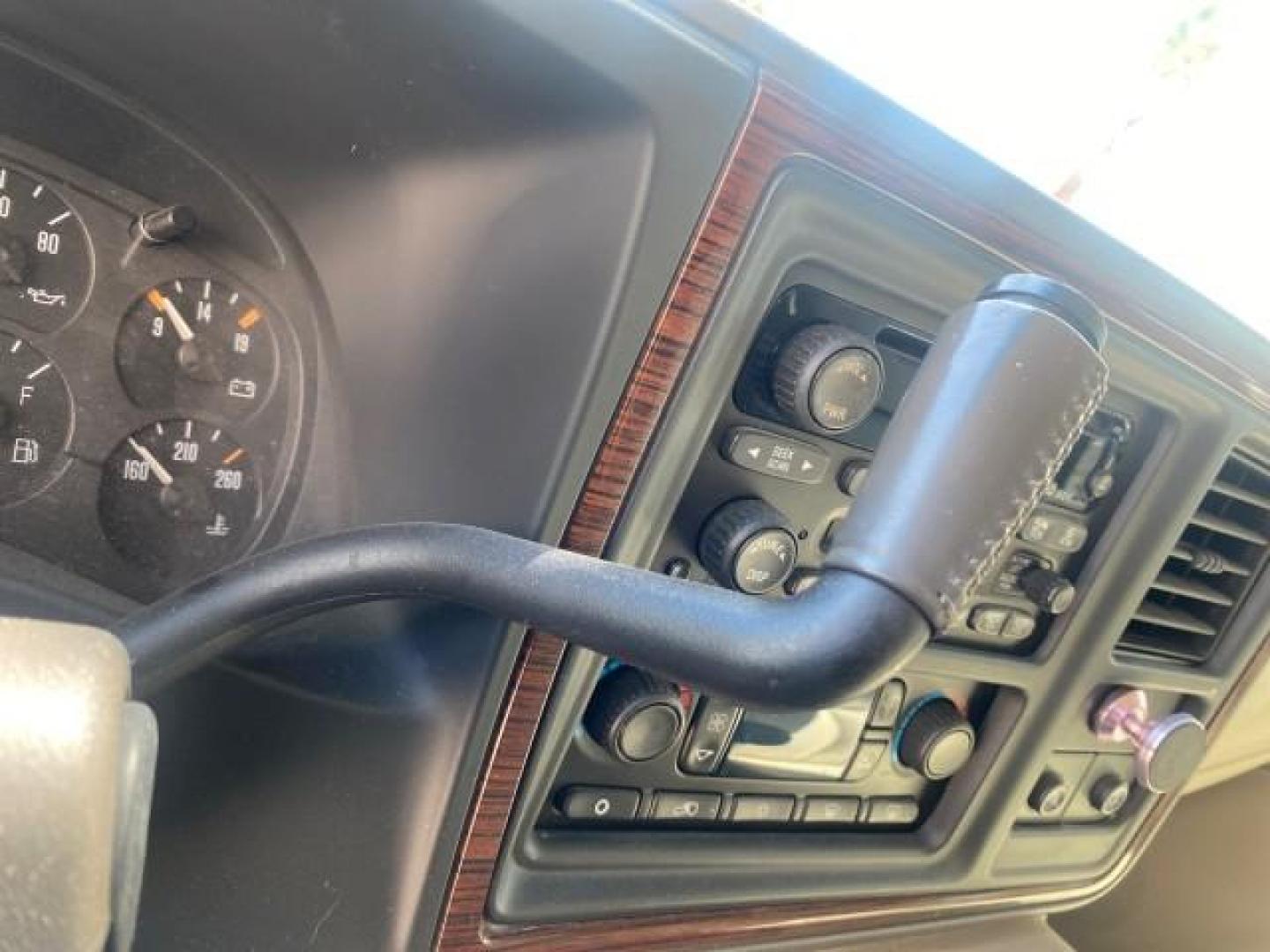 2003 White Diamond /Pewter Cadillac Escalade ESV SUV PEARL WHITE 4WD/AWD (3GYFK66N23G) with an 6.0L Vortec 6000 High-Output V8 SFI Engine engine, Automatic transmission, located at 4701 North Dixie Hwy, Pompano Beach, FL, 33064, (954) 422-2889, 26.240938, -80.123474 - OUR WEBPAGE FLORIDACARS1.COM HAS OVER 100 PHOTOS AND FREE CARFAX LINK 2003 CADILLAC ESCALADE ESV VIN: 3GYFK66N23G235178 3 G Y F K 6 6 N 2 3 G 2 3 5 1 7 8 4 DOOR WAGON/SPORT UTILITY 6.0L V8 F GASOLINE 17 MPG ALL WHEEL DRIVE Features 4WD/AWD ABS Brakes Air Conditioning Alloy Wheels AM/FM Stereo Automa - Photo#57