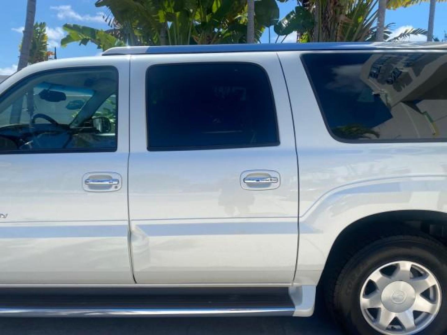 2003 White Diamond /Pewter Cadillac Escalade ESV SUV PEARL WHITE 4WD/AWD (3GYFK66N23G) with an 6.0L Vortec 6000 High-Output V8 SFI Engine engine, Automatic transmission, located at 4701 North Dixie Hwy, Pompano Beach, FL, 33064, (954) 422-2889, 26.240938, -80.123474 - OUR WEBPAGE FLORIDACARS1.COM HAS OVER 100 PHOTOS AND FREE CARFAX LINK 2003 CADILLAC ESCALADE ESV VIN: 3GYFK66N23G235178 3 G Y F K 6 6 N 2 3 G 2 3 5 1 7 8 4 DOOR WAGON/SPORT UTILITY 6.0L V8 F GASOLINE 17 MPG ALL WHEEL DRIVE Features 4WD/AWD ABS Brakes Air Conditioning Alloy Wheels AM/FM Stereo Automa - Photo#75