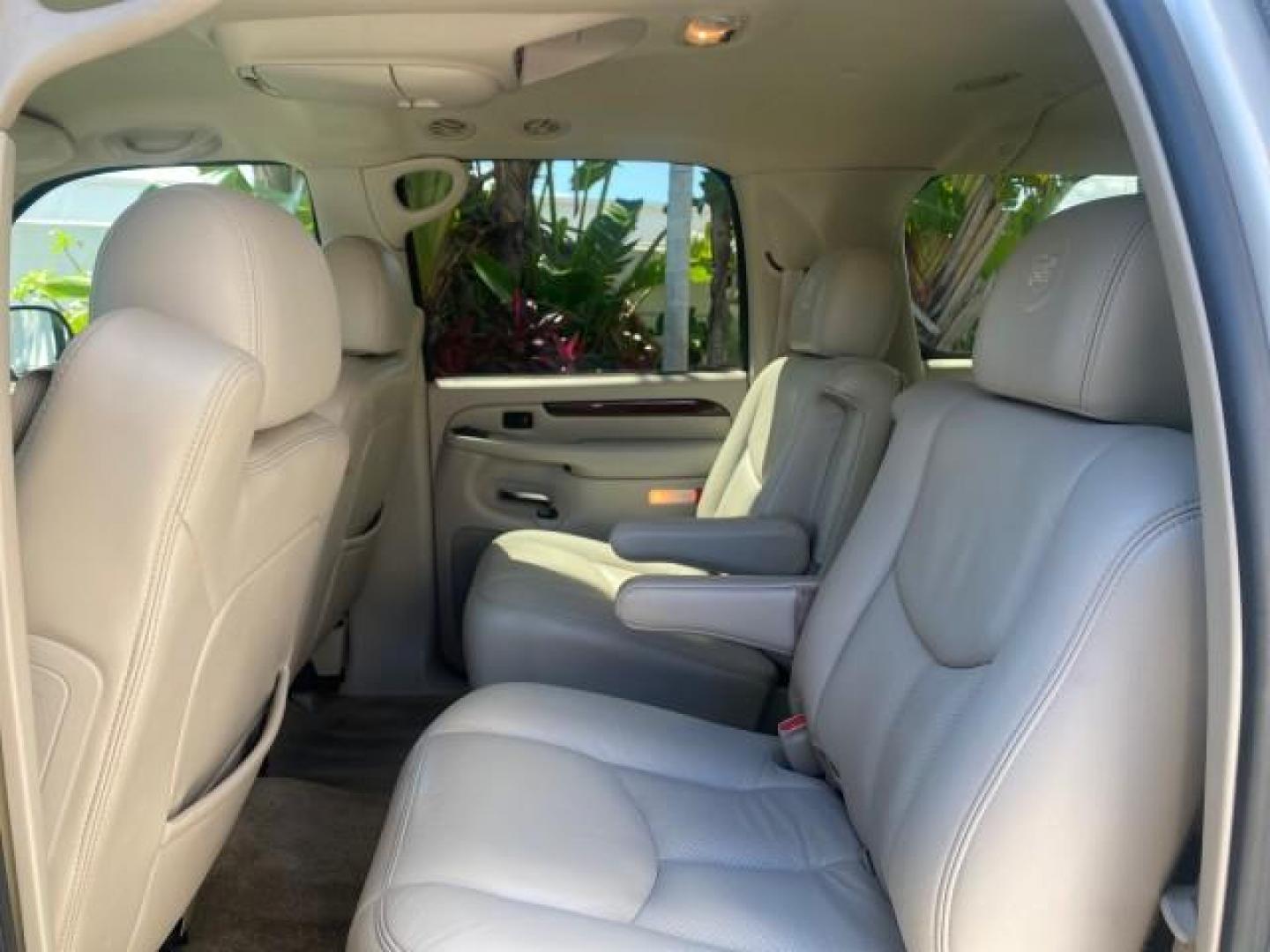 2003 White Diamond /Pewter Cadillac Escalade ESV SUV PEARL WHITE 4WD/AWD (3GYFK66N23G) with an 6.0L Vortec 6000 High-Output V8 SFI Engine engine, Automatic transmission, located at 4701 North Dixie Hwy, Pompano Beach, FL, 33064, (954) 422-2889, 26.240938, -80.123474 - OUR WEBPAGE FLORIDACARS1.COM HAS OVER 100 PHOTOS AND FREE CARFAX LINK 2003 CADILLAC ESCALADE ESV VIN: 3GYFK66N23G235178 3 G Y F K 6 6 N 2 3 G 2 3 5 1 7 8 4 DOOR WAGON/SPORT UTILITY 6.0L V8 F GASOLINE 17 MPG ALL WHEEL DRIVE Features 4WD/AWD ABS Brakes Air Conditioning Alloy Wheels AM/FM Stereo Automa - Photo#79
