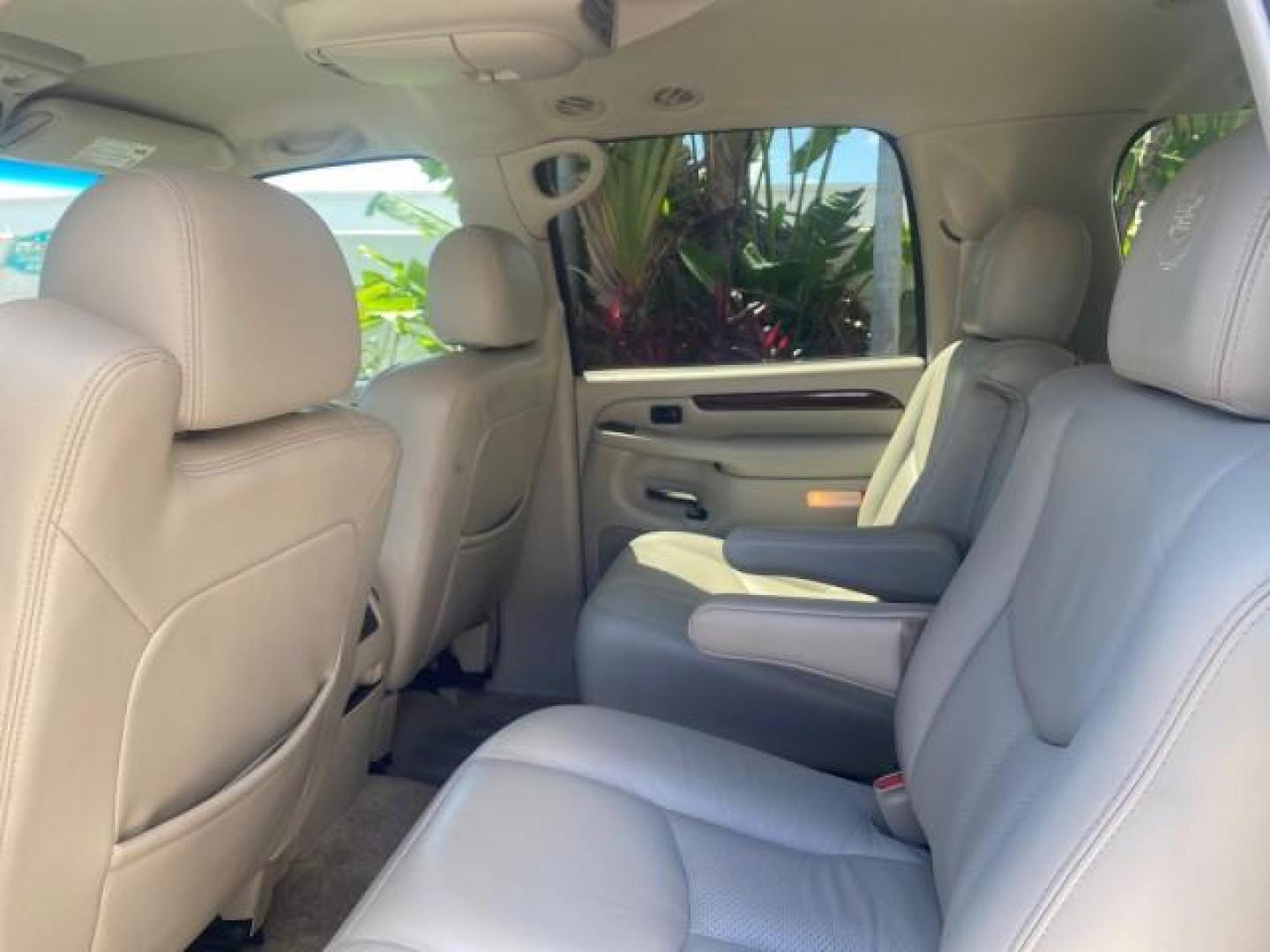 2003 White Diamond /Pewter Cadillac Escalade ESV SUV PEARL WHITE 4WD/AWD (3GYFK66N23G) with an 6.0L Vortec 6000 High-Output V8 SFI Engine engine, Automatic transmission, located at 4701 North Dixie Hwy, Pompano Beach, FL, 33064, (954) 422-2889, 26.240938, -80.123474 - OUR WEBPAGE FLORIDACARS1.COM HAS OVER 100 PHOTOS AND FREE CARFAX LINK 2003 CADILLAC ESCALADE ESV VIN: 3GYFK66N23G235178 3 G Y F K 6 6 N 2 3 G 2 3 5 1 7 8 4 DOOR WAGON/SPORT UTILITY 6.0L V8 F GASOLINE 17 MPG ALL WHEEL DRIVE Features 4WD/AWD ABS Brakes Air Conditioning Alloy Wheels AM/FM Stereo Automa - Photo#80
