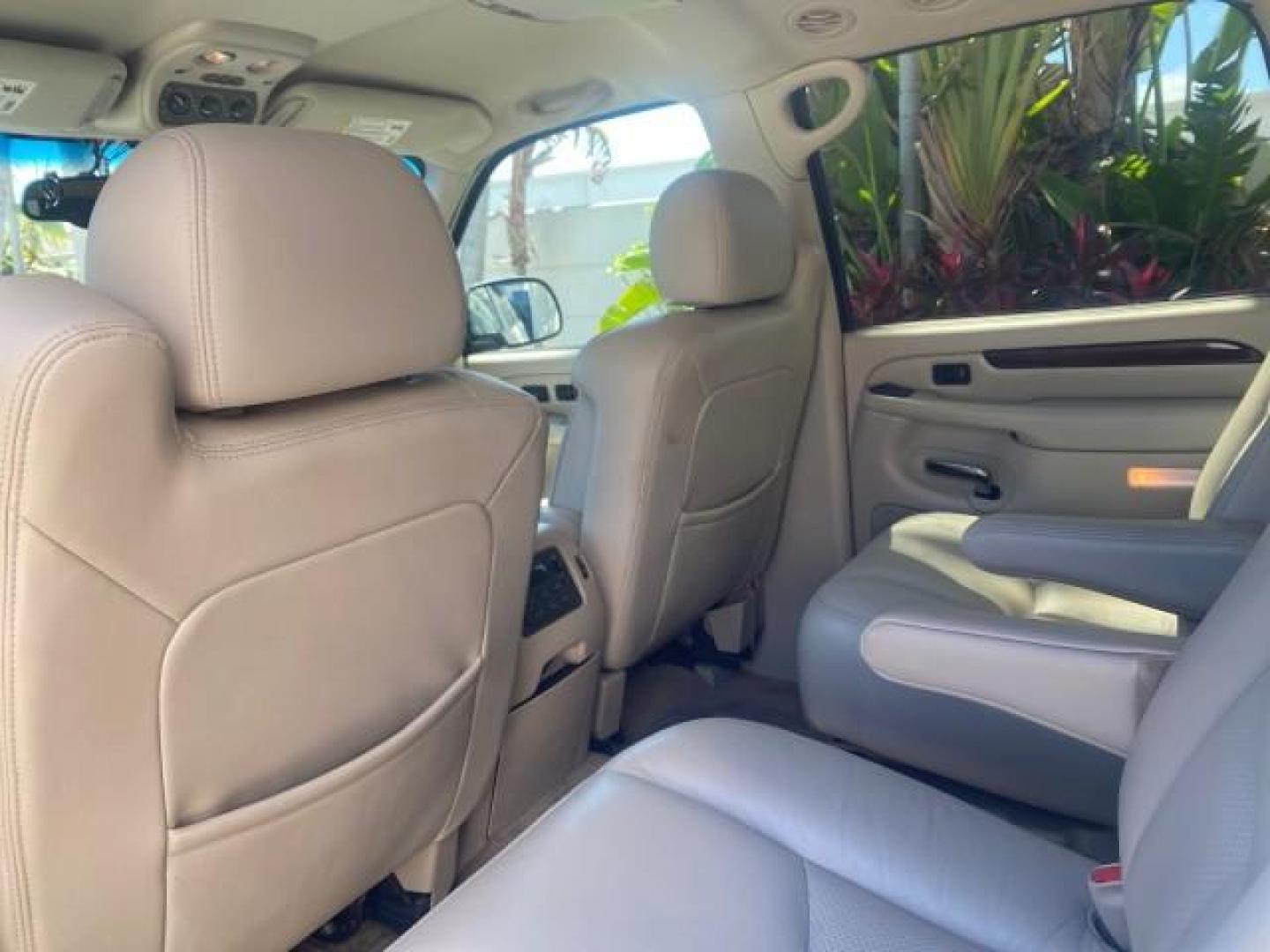 2003 White Diamond /Pewter Cadillac Escalade ESV SUV PEARL WHITE 4WD/AWD (3GYFK66N23G) with an 6.0L Vortec 6000 High-Output V8 SFI Engine engine, Automatic transmission, located at 4701 North Dixie Hwy, Pompano Beach, FL, 33064, (954) 422-2889, 26.240938, -80.123474 - OUR WEBPAGE FLORIDACARS1.COM HAS OVER 100 PHOTOS AND FREE CARFAX LINK 2003 CADILLAC ESCALADE ESV VIN: 3GYFK66N23G235178 3 G Y F K 6 6 N 2 3 G 2 3 5 1 7 8 4 DOOR WAGON/SPORT UTILITY 6.0L V8 F GASOLINE 17 MPG ALL WHEEL DRIVE Features 4WD/AWD ABS Brakes Air Conditioning Alloy Wheels AM/FM Stereo Automa - Photo#82
