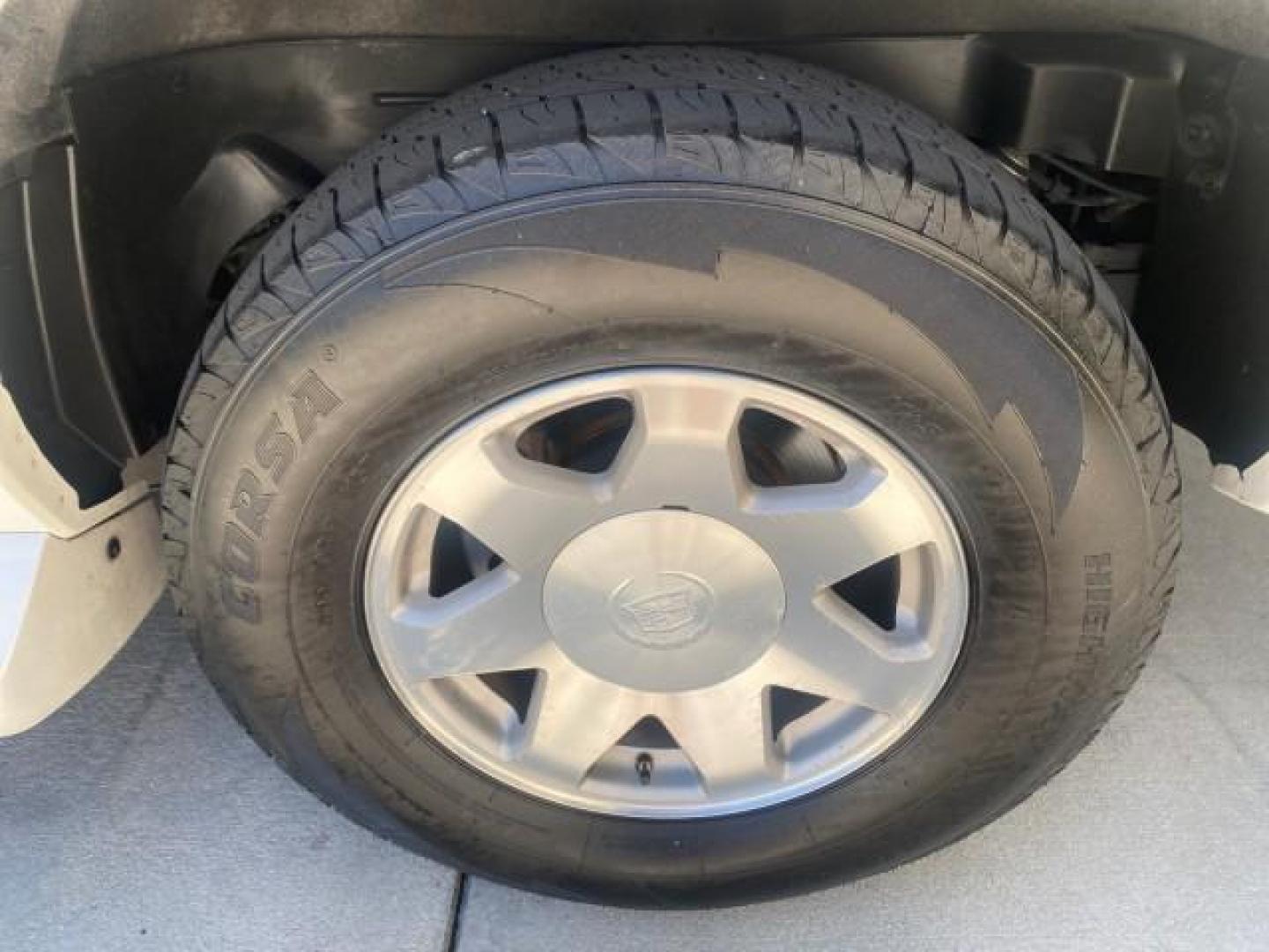 2003 White Diamond /Pewter Cadillac Escalade ESV SUV PEARL WHITE 4WD/AWD (3GYFK66N23G) with an 6.0L Vortec 6000 High-Output V8 SFI Engine engine, Automatic transmission, located at 4701 North Dixie Hwy, Pompano Beach, FL, 33064, (954) 422-2889, 26.240938, -80.123474 - OUR WEBPAGE FLORIDACARS1.COM HAS OVER 100 PHOTOS AND FREE CARFAX LINK 2003 CADILLAC ESCALADE ESV VIN: 3GYFK66N23G235178 3 G Y F K 6 6 N 2 3 G 2 3 5 1 7 8 4 DOOR WAGON/SPORT UTILITY 6.0L V8 F GASOLINE 17 MPG ALL WHEEL DRIVE Features 4WD/AWD ABS Brakes Air Conditioning Alloy Wheels AM/FM Stereo Automa - Photo#95