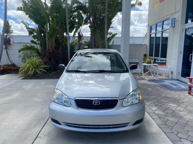 2007 Silver Streak Mica /Stone Toyota Corolla CE LOW MILES 11,867 1 OWNER (1NXBR32E07Z) with an 1.8L DOHC SFI 16-Valve VVT-i 4-Cyl Engine engine, Automatic transmission, located at 4701 North Dixie Hwy, Pompano Beach, FL, 33064, (954) 422-2889, 26.240938, -80.123474 - OUR WEBPAGE FLORIDACARS1.COM HAS OVER 100 PHOTOS AND FREE CARFAX LINK 2007 TOYOTA COROLLA CE HAS EVERY OPTION AS A LE - FULLY LOADED VIN: 1NXBR32E07Z816925 1 N X B R 3 2 E 0 7 Z 8 1 6 9 2 5 SEDAN 4 DR 1.8L I4 F DOHC 16V GASOLINE 41 MPG FRONT WHEEL DRIVE Features Air Conditioning AM/FM Stereo Automat - Photo#2