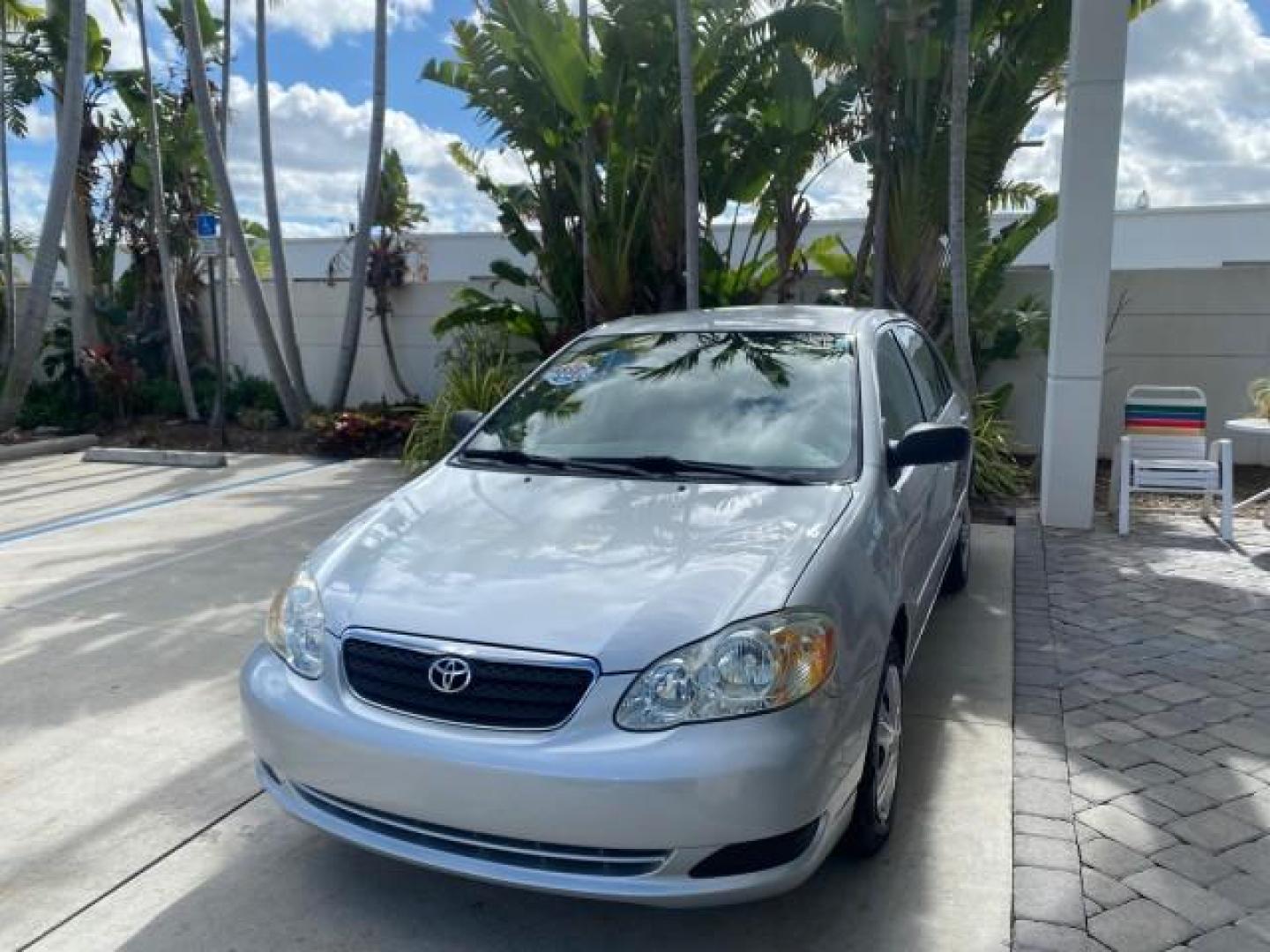2007 Silver Streak Mica /Stone Toyota Corolla LOADED LOW MILES 11,867 1 OWNER (1NXBR32E07Z) with an 1.8L DOHC SFI 16-Valve VVT-i 4-Cyl Engine engine, Automatic transmission, located at 4701 North Dixie Hwy, Pompano Beach, FL, 33064, (954) 422-2889, 26.240938, -80.123474 - OUR WEBPAGE FLORIDACARS1.COM HAS OVER 100 PHOTOS AND FREE CARFAX LINK 2007 TOYOTA COROLLA CE HAS EVERY OPTION AS A LE - FULLY LOADED VIN: 1NXBR32E07Z816925 1 N X B R 3 2 E 0 7 Z 8 1 6 9 2 5 SEDAN 4 DR 1.8L I4 F DOHC 16V GASOLINE 41 MPG FRONT WHEEL DRIVE Features Air Conditioning AM/FM Stereo Automat - Photo#3