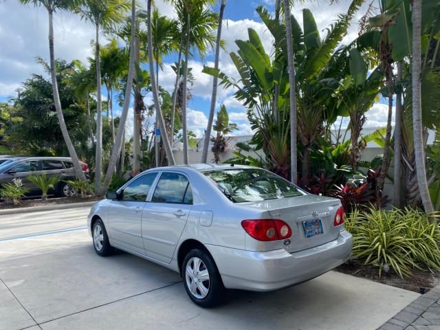 2007 Silver Streak Mica /Stone Toyota Corolla CE LOW MILES 11,867 1 OWNER (1NXBR32E07Z) with an 1.8L DOHC SFI 16-Valve VVT-i 4-Cyl Engine engine, Automatic transmission, located at 4701 North Dixie Hwy, Pompano Beach, FL, 33064, (954) 422-2889, 26.240938, -80.123474 - OUR WEBPAGE FLORIDACARS1.COM HAS OVER 100 PHOTOS AND FREE CARFAX LINK 2007 TOYOTA COROLLA CE HAS EVERY OPTION AS A LE - FULLY LOADED VIN: 1NXBR32E07Z816925 1 N X B R 3 2 E 0 7 Z 8 1 6 9 2 5 SEDAN 4 DR 1.8L I4 F DOHC 16V GASOLINE 41 MPG FRONT WHEEL DRIVE Features Air Conditioning AM/FM Stereo Automat - Photo#5