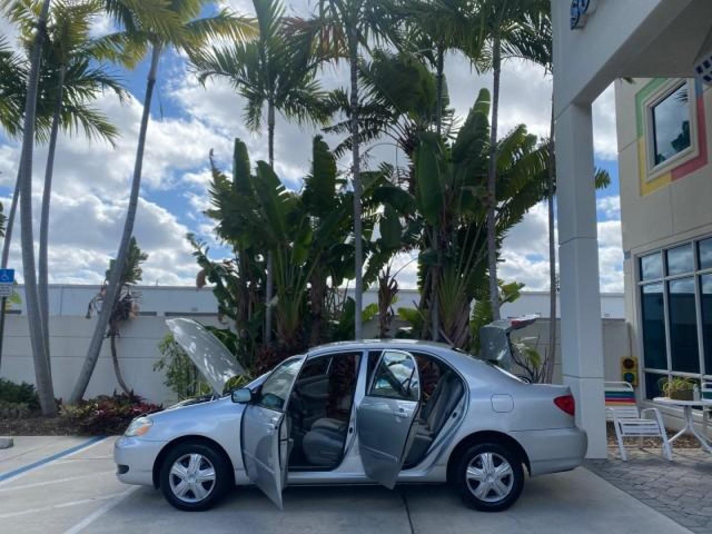 2007 Silver Streak Mica /Stone Toyota Corolla LOADED LOW MILES 11,867 1 OWNER (1NXBR32E07Z) with an 1.8L DOHC SFI 16-Valve VVT-i 4-Cyl Engine engine, Automatic transmission, located at 4701 North Dixie Hwy, Pompano Beach, FL, 33064, (954) 422-2889, 26.240938, -80.123474 - OUR WEBPAGE FLORIDACARS1.COM HAS OVER 100 PHOTOS AND FREE CARFAX LINK 2007 TOYOTA COROLLA CE HAS EVERY OPTION AS A LE - FULLY LOADED VIN: 1NXBR32E07Z816925 1 N X B R 3 2 E 0 7 Z 8 1 6 9 2 5 SEDAN 4 DR 1.8L I4 F DOHC 16V GASOLINE 41 MPG FRONT WHEEL DRIVE Features Air Conditioning AM/FM Stereo Automat - Photo#8