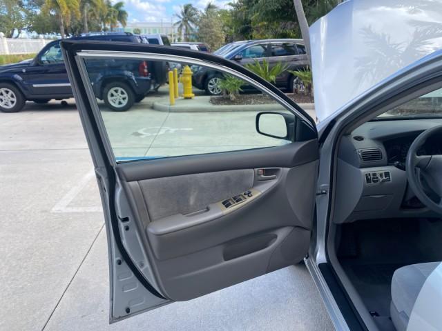 2007 Silver Streak Mica /Stone Toyota Corolla CE LOW MILES 11,867 1 OWNER (1NXBR32E07Z) with an 1.8L DOHC SFI 16-Valve VVT-i 4-Cyl Engine engine, Automatic transmission, located at 4701 North Dixie Hwy, Pompano Beach, FL, 33064, (954) 422-2889, 26.240938, -80.123474 - OUR WEBPAGE FLORIDACARS1.COM HAS OVER 100 PHOTOS AND FREE CARFAX LINK 2007 TOYOTA COROLLA CE HAS EVERY OPTION AS A LE - FULLY LOADED VIN: 1NXBR32E07Z816925 1 N X B R 3 2 E 0 7 Z 8 1 6 9 2 5 SEDAN 4 DR 1.8L I4 F DOHC 16V GASOLINE 41 MPG FRONT WHEEL DRIVE Features Air Conditioning AM/FM Stereo Automat - Photo#9