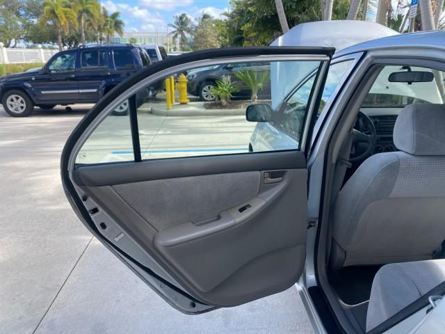 2007 Silver Streak Mica /Stone Toyota Corolla CE LOW MILES 11,867 1 OWNER (1NXBR32E07Z) with an 1.8L DOHC SFI 16-Valve VVT-i 4-Cyl Engine engine, Automatic transmission, located at 4701 North Dixie Hwy, Pompano Beach, FL, 33064, (954) 422-2889, 26.240938, -80.123474 - OUR WEBPAGE FLORIDACARS1.COM HAS OVER 100 PHOTOS AND FREE CARFAX LINK 2007 TOYOTA COROLLA CE HAS EVERY OPTION AS A LE - FULLY LOADED VIN: 1NXBR32E07Z816925 1 N X B R 3 2 E 0 7 Z 8 1 6 9 2 5 SEDAN 4 DR 1.8L I4 F DOHC 16V GASOLINE 41 MPG FRONT WHEEL DRIVE Features Air Conditioning AM/FM Stereo Automat - Photo#13