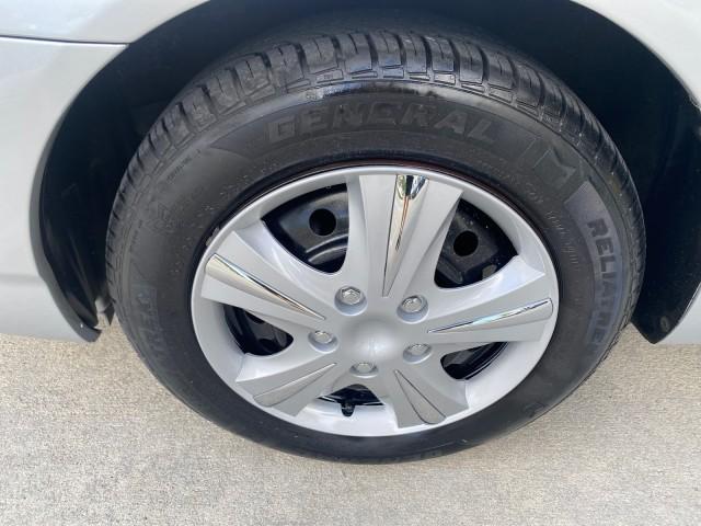 2007 Silver Streak Mica /Stone Toyota Corolla CE LOW MILES 11,867 1 OWNER (1NXBR32E07Z) with an 1.8L DOHC SFI 16-Valve VVT-i 4-Cyl Engine engine, Automatic transmission, located at 4701 North Dixie Hwy, Pompano Beach, FL, 33064, (954) 422-2889, 26.240938, -80.123474 - OUR WEBPAGE FLORIDACARS1.COM HAS OVER 100 PHOTOS AND FREE CARFAX LINK 2007 TOYOTA COROLLA CE HAS EVERY OPTION AS A LE - FULLY LOADED VIN: 1NXBR32E07Z816925 1 N X B R 3 2 E 0 7 Z 8 1 6 9 2 5 SEDAN 4 DR 1.8L I4 F DOHC 16V GASOLINE 41 MPG FRONT WHEEL DRIVE Features Air Conditioning AM/FM Stereo Automat - Photo#19