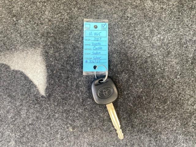 2007 Silver Streak Mica /Stone Toyota Corolla CE LOW MILES 11,867 1 OWNER (1NXBR32E07Z) with an 1.8L DOHC SFI 16-Valve VVT-i 4-Cyl Engine engine, Automatic transmission, located at 4701 North Dixie Hwy, Pompano Beach, FL, 33064, (954) 422-2889, 26.240938, -80.123474 - OUR WEBPAGE FLORIDACARS1.COM HAS OVER 100 PHOTOS AND FREE CARFAX LINK 2007 TOYOTA COROLLA CE HAS EVERY OPTION AS A LE - FULLY LOADED VIN: 1NXBR32E07Z816925 1 N X B R 3 2 E 0 7 Z 8 1 6 9 2 5 SEDAN 4 DR 1.8L I4 F DOHC 16V GASOLINE 41 MPG FRONT WHEEL DRIVE Features Air Conditioning AM/FM Stereo Automat - Photo#23