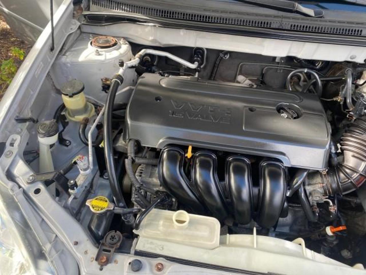 2007 Silver Streak Mica /Stone Toyota Corolla LOADED LOW MILES 11,867 1 OWNER (1NXBR32E07Z) with an 1.8L DOHC SFI 16-Valve VVT-i 4-Cyl Engine engine, Automatic transmission, located at 4701 North Dixie Hwy, Pompano Beach, FL, 33064, (954) 422-2889, 26.240938, -80.123474 - OUR WEBPAGE FLORIDACARS1.COM HAS OVER 100 PHOTOS AND FREE CARFAX LINK 2007 TOYOTA COROLLA CE HAS EVERY OPTION AS A LE - FULLY LOADED VIN: 1NXBR32E07Z816925 1 N X B R 3 2 E 0 7 Z 8 1 6 9 2 5 SEDAN 4 DR 1.8L I4 F DOHC 16V GASOLINE 41 MPG FRONT WHEEL DRIVE Features Air Conditioning AM/FM Stereo Automat - Photo#24