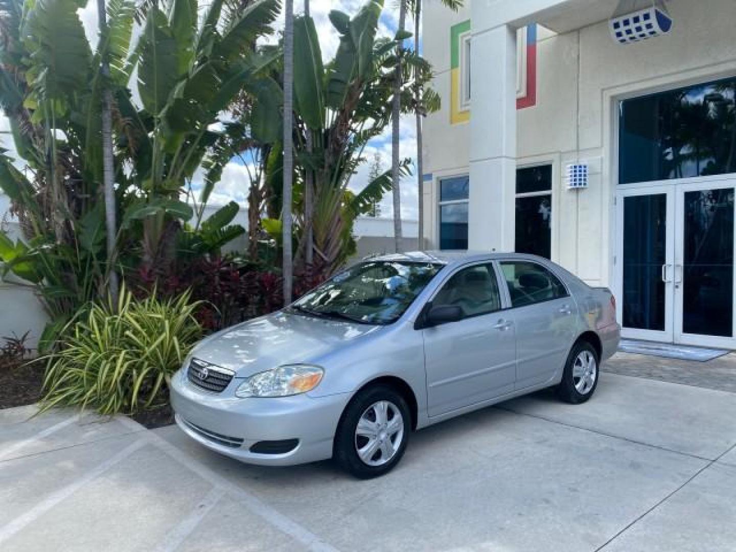 2007 Silver Streak Mica /Stone Toyota Corolla LOADED LOW MILES 11,867 1 OWNER (1NXBR32E07Z) with an 1.8L DOHC SFI 16-Valve VVT-i 4-Cyl Engine engine, Automatic transmission, located at 4701 North Dixie Hwy, Pompano Beach, FL, 33064, (954) 422-2889, 26.240938, -80.123474 - OUR WEBPAGE FLORIDACARS1.COM HAS OVER 100 PHOTOS AND FREE CARFAX LINK 2007 TOYOTA COROLLA CE HAS EVERY OPTION AS A LE - FULLY LOADED VIN: 1NXBR32E07Z816925 1 N X B R 3 2 E 0 7 Z 8 1 6 9 2 5 SEDAN 4 DR 1.8L I4 F DOHC 16V GASOLINE 41 MPG FRONT WHEEL DRIVE Features Air Conditioning AM/FM Stereo Automat - Photo#28