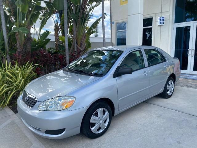 2007 Silver Streak Mica /Stone Toyota Corolla CE LOW MILES 11,867 1 OWNER (1NXBR32E07Z) with an 1.8L DOHC SFI 16-Valve VVT-i 4-Cyl Engine engine, Automatic transmission, located at 4701 North Dixie Hwy, Pompano Beach, FL, 33064, (954) 422-2889, 26.240938, -80.123474 - OUR WEBPAGE FLORIDACARS1.COM HAS OVER 100 PHOTOS AND FREE CARFAX LINK 2007 TOYOTA COROLLA CE HAS EVERY OPTION AS A LE - FULLY LOADED VIN: 1NXBR32E07Z816925 1 N X B R 3 2 E 0 7 Z 8 1 6 9 2 5 SEDAN 4 DR 1.8L I4 F DOHC 16V GASOLINE 41 MPG FRONT WHEEL DRIVE Features Air Conditioning AM/FM Stereo Automat - Photo#29