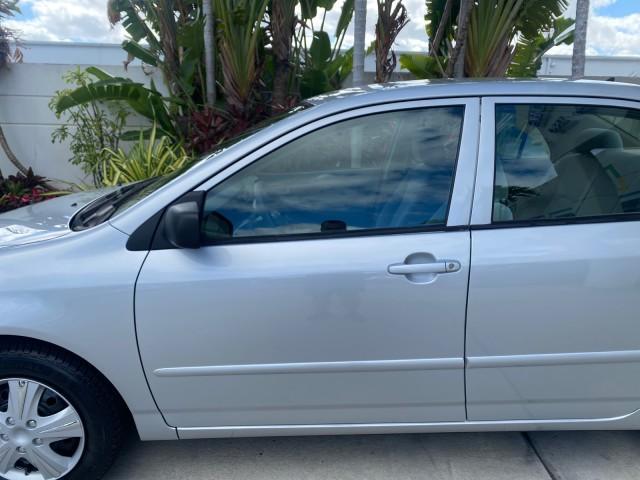 2007 Silver Streak Mica /Stone Toyota Corolla CE LOW MILES 11,867 1 OWNER (1NXBR32E07Z) with an 1.8L DOHC SFI 16-Valve VVT-i 4-Cyl Engine engine, Automatic transmission, located at 4701 North Dixie Hwy, Pompano Beach, FL, 33064, (954) 422-2889, 26.240938, -80.123474 - OUR WEBPAGE FLORIDACARS1.COM HAS OVER 100 PHOTOS AND FREE CARFAX LINK 2007 TOYOTA COROLLA CE HAS EVERY OPTION AS A LE - FULLY LOADED VIN: 1NXBR32E07Z816925 1 N X B R 3 2 E 0 7 Z 8 1 6 9 2 5 SEDAN 4 DR 1.8L I4 F DOHC 16V GASOLINE 41 MPG FRONT WHEEL DRIVE Features Air Conditioning AM/FM Stereo Automat - Photo#37