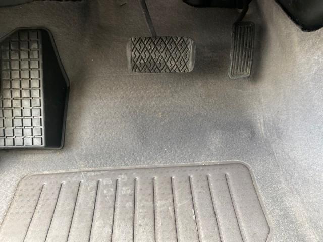 2007 Silver Streak Mica /Stone Toyota Corolla CE LOW MILES 11,867 1 OWNER (1NXBR32E07Z) with an 1.8L DOHC SFI 16-Valve VVT-i 4-Cyl Engine engine, Automatic transmission, located at 4701 North Dixie Hwy, Pompano Beach, FL, 33064, (954) 422-2889, 26.240938, -80.123474 - OUR WEBPAGE FLORIDACARS1.COM HAS OVER 100 PHOTOS AND FREE CARFAX LINK 2007 TOYOTA COROLLA CE HAS EVERY OPTION AS A LE - FULLY LOADED VIN: 1NXBR32E07Z816925 1 N X B R 3 2 E 0 7 Z 8 1 6 9 2 5 SEDAN 4 DR 1.8L I4 F DOHC 16V GASOLINE 41 MPG FRONT WHEEL DRIVE Features Air Conditioning AM/FM Stereo Automat - Photo#52