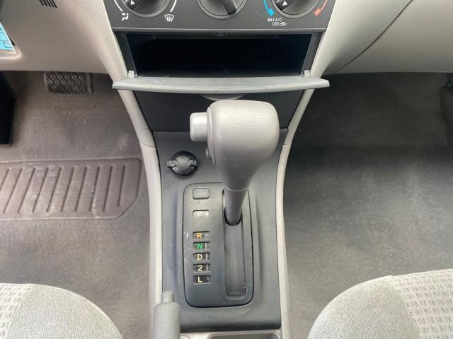 2007 Silver Streak Mica /Stone Toyota Corolla CE LOW MILES 11,867 1 OWNER (1NXBR32E07Z) with an 1.8L DOHC SFI 16-Valve VVT-i 4-Cyl Engine engine, Automatic transmission, located at 4701 North Dixie Hwy, Pompano Beach, FL, 33064, (954) 422-2889, 26.240938, -80.123474 - OUR WEBPAGE FLORIDACARS1.COM HAS OVER 100 PHOTOS AND FREE CARFAX LINK 2007 TOYOTA COROLLA CE HAS EVERY OPTION AS A LE - FULLY LOADED VIN: 1NXBR32E07Z816925 1 N X B R 3 2 E 0 7 Z 8 1 6 9 2 5 SEDAN 4 DR 1.8L I4 F DOHC 16V GASOLINE 41 MPG FRONT WHEEL DRIVE Features Air Conditioning AM/FM Stereo Automat - Photo#57