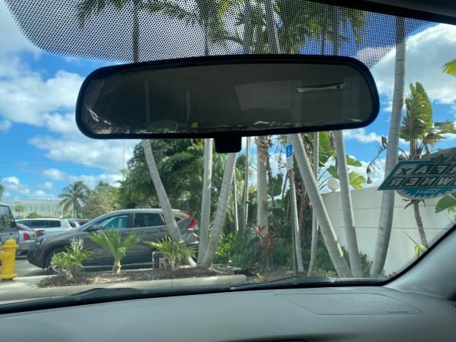 2007 Silver Streak Mica /Stone Toyota Corolla CE LOW MILES 11,867 1 OWNER (1NXBR32E07Z) with an 1.8L DOHC SFI 16-Valve VVT-i 4-Cyl Engine engine, Automatic transmission, located at 4701 North Dixie Hwy, Pompano Beach, FL, 33064, (954) 422-2889, 26.240938, -80.123474 - OUR WEBPAGE FLORIDACARS1.COM HAS OVER 100 PHOTOS AND FREE CARFAX LINK 2007 TOYOTA COROLLA CE HAS EVERY OPTION AS A LE - FULLY LOADED VIN: 1NXBR32E07Z816925 1 N X B R 3 2 E 0 7 Z 8 1 6 9 2 5 SEDAN 4 DR 1.8L I4 F DOHC 16V GASOLINE 41 MPG FRONT WHEEL DRIVE Features Air Conditioning AM/FM Stereo Automat - Photo#60