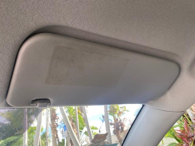 2007 Silver Streak Mica /Stone Toyota Corolla CE LOW MILES 11,867 1 OWNER (1NXBR32E07Z) with an 1.8L DOHC SFI 16-Valve VVT-i 4-Cyl Engine engine, Automatic transmission, located at 4701 North Dixie Hwy, Pompano Beach, FL, 33064, (954) 422-2889, 26.240938, -80.123474 - OUR WEBPAGE FLORIDACARS1.COM HAS OVER 100 PHOTOS AND FREE CARFAX LINK 2007 TOYOTA COROLLA CE HAS EVERY OPTION AS A LE - FULLY LOADED VIN: 1NXBR32E07Z816925 1 N X B R 3 2 E 0 7 Z 8 1 6 9 2 5 SEDAN 4 DR 1.8L I4 F DOHC 16V GASOLINE 41 MPG FRONT WHEEL DRIVE Features Air Conditioning AM/FM Stereo Automat - Photo#63