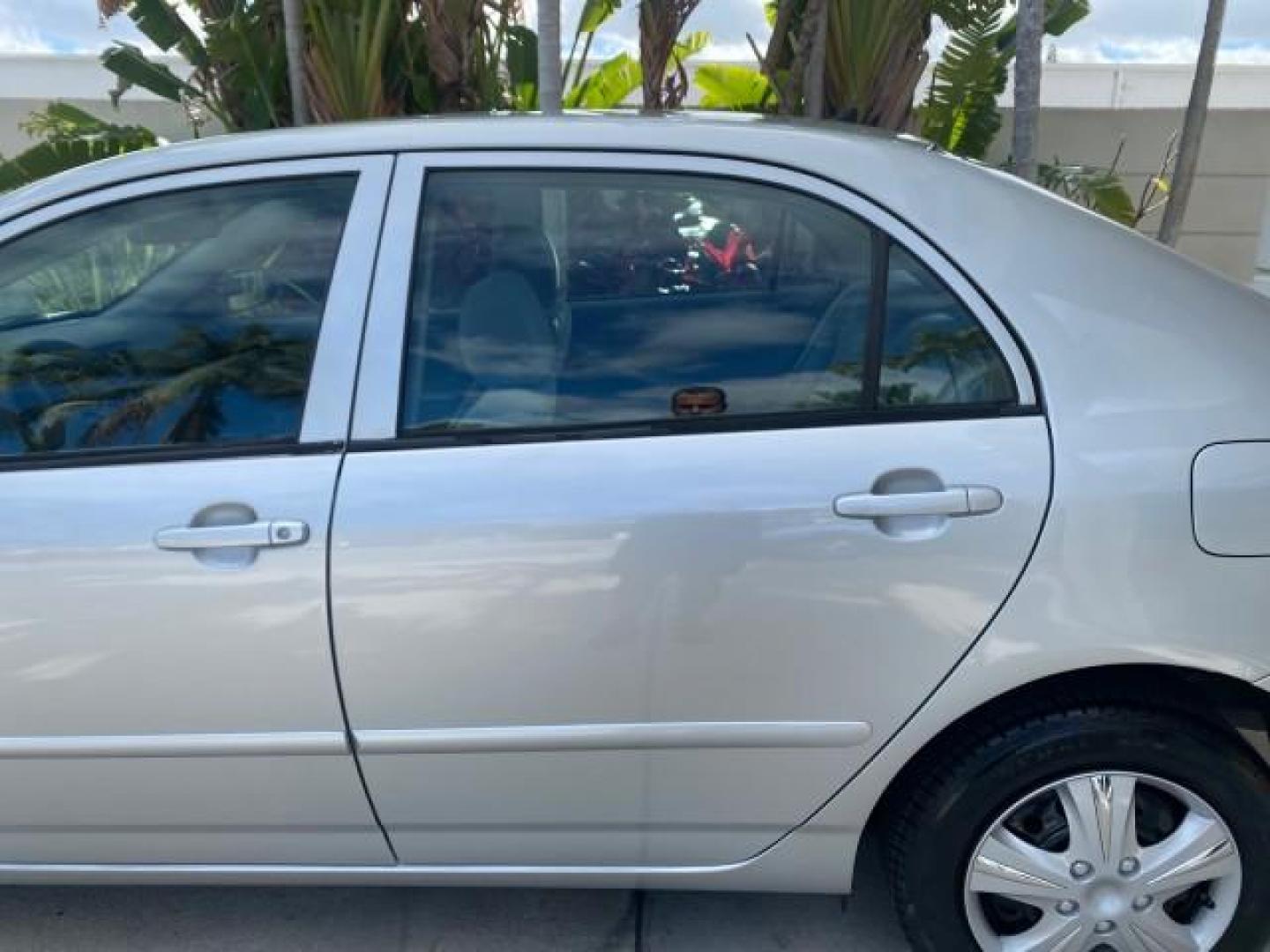 2007 Silver Streak Mica /Stone Toyota Corolla LOADED LOW MILES 11,867 1 OWNER (1NXBR32E07Z) with an 1.8L DOHC SFI 16-Valve VVT-i 4-Cyl Engine engine, Automatic transmission, located at 4701 North Dixie Hwy, Pompano Beach, FL, 33064, (954) 422-2889, 26.240938, -80.123474 - OUR WEBPAGE FLORIDACARS1.COM HAS OVER 100 PHOTOS AND FREE CARFAX LINK 2007 TOYOTA COROLLA CE HAS EVERY OPTION AS A LE - FULLY LOADED VIN: 1NXBR32E07Z816925 1 N X B R 3 2 E 0 7 Z 8 1 6 9 2 5 SEDAN 4 DR 1.8L I4 F DOHC 16V GASOLINE 41 MPG FRONT WHEEL DRIVE Features Air Conditioning AM/FM Stereo Automat - Photo#66