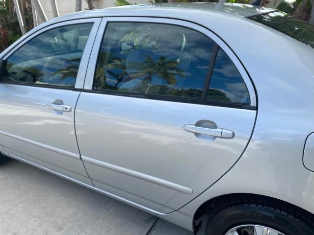 2007 Silver Streak Mica /Stone Toyota Corolla CE LOW MILES 11,867 1 OWNER (1NXBR32E07Z) with an 1.8L DOHC SFI 16-Valve VVT-i 4-Cyl Engine engine, Automatic transmission, located at 4701 North Dixie Hwy, Pompano Beach, FL, 33064, (954) 422-2889, 26.240938, -80.123474 - OUR WEBPAGE FLORIDACARS1.COM HAS OVER 100 PHOTOS AND FREE CARFAX LINK 2007 TOYOTA COROLLA CE HAS EVERY OPTION AS A LE - FULLY LOADED VIN: 1NXBR32E07Z816925 1 N X B R 3 2 E 0 7 Z 8 1 6 9 2 5 SEDAN 4 DR 1.8L I4 F DOHC 16V GASOLINE 41 MPG FRONT WHEEL DRIVE Features Air Conditioning AM/FM Stereo Automat - Photo#67