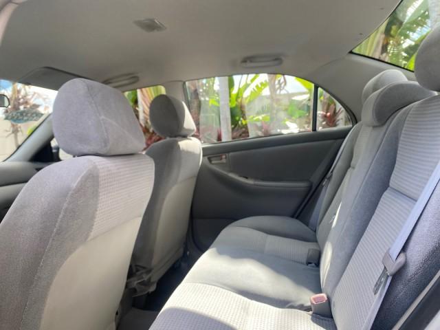 2007 Silver Streak Mica /Stone Toyota Corolla CE LOW MILES 11,867 1 OWNER (1NXBR32E07Z) with an 1.8L DOHC SFI 16-Valve VVT-i 4-Cyl Engine engine, Automatic transmission, located at 4701 North Dixie Hwy, Pompano Beach, FL, 33064, (954) 422-2889, 26.240938, -80.123474 - OUR WEBPAGE FLORIDACARS1.COM HAS OVER 100 PHOTOS AND FREE CARFAX LINK 2007 TOYOTA COROLLA CE HAS EVERY OPTION AS A LE - FULLY LOADED VIN: 1NXBR32E07Z816925 1 N X B R 3 2 E 0 7 Z 8 1 6 9 2 5 SEDAN 4 DR 1.8L I4 F DOHC 16V GASOLINE 41 MPG FRONT WHEEL DRIVE Features Air Conditioning AM/FM Stereo Automat - Photo#73