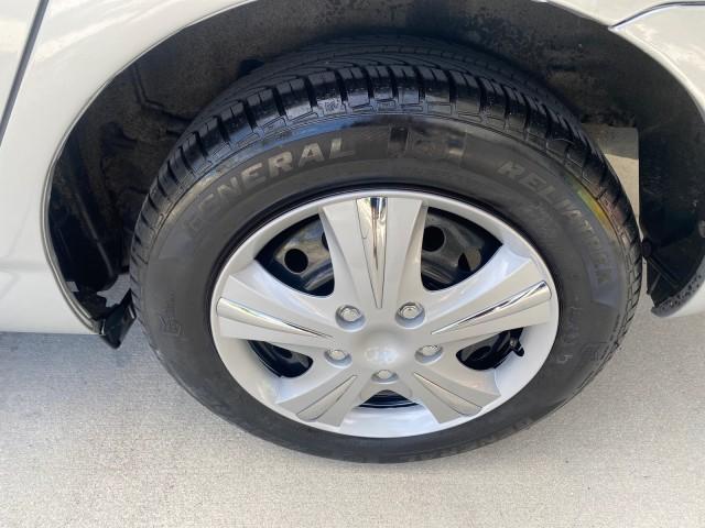 2007 Silver Streak Mica /Stone Toyota Corolla CE LOW MILES 11,867 1 OWNER (1NXBR32E07Z) with an 1.8L DOHC SFI 16-Valve VVT-i 4-Cyl Engine engine, Automatic transmission, located at 4701 North Dixie Hwy, Pompano Beach, FL, 33064, (954) 422-2889, 26.240938, -80.123474 - OUR WEBPAGE FLORIDACARS1.COM HAS OVER 100 PHOTOS AND FREE CARFAX LINK 2007 TOYOTA COROLLA CE HAS EVERY OPTION AS A LE - FULLY LOADED VIN: 1NXBR32E07Z816925 1 N X B R 3 2 E 0 7 Z 8 1 6 9 2 5 SEDAN 4 DR 1.8L I4 F DOHC 16V GASOLINE 41 MPG FRONT WHEEL DRIVE Features Air Conditioning AM/FM Stereo Automat - Photo#80