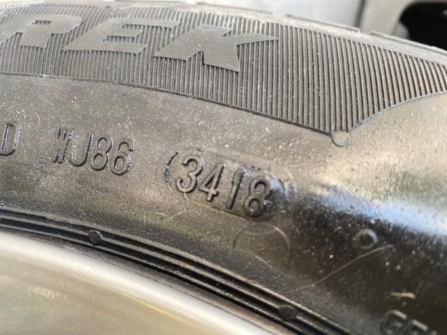 2007 Silver Streak Mica /Stone Toyota Corolla CE LOW MILES 11,867 1 OWNER (1NXBR32E07Z) with an 1.8L DOHC SFI 16-Valve VVT-i 4-Cyl Engine engine, Automatic transmission, located at 4701 North Dixie Hwy, Pompano Beach, FL, 33064, (954) 422-2889, 26.240938, -80.123474 - OUR WEBPAGE FLORIDACARS1.COM HAS OVER 100 PHOTOS AND FREE CARFAX LINK 2007 TOYOTA COROLLA CE HAS EVERY OPTION AS A LE - FULLY LOADED VIN: 1NXBR32E07Z816925 1 N X B R 3 2 E 0 7 Z 8 1 6 9 2 5 SEDAN 4 DR 1.8L I4 F DOHC 16V GASOLINE 41 MPG FRONT WHEEL DRIVE Features Air Conditioning AM/FM Stereo Automat - Photo#82