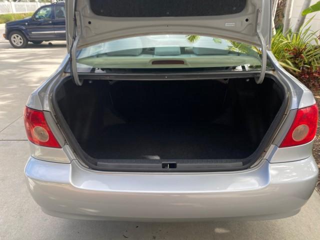 2007 Silver Streak Mica /Stone Toyota Corolla CE LOW MILES 11,867 1 OWNER (1NXBR32E07Z) with an 1.8L DOHC SFI 16-Valve VVT-i 4-Cyl Engine engine, Automatic transmission, located at 4701 North Dixie Hwy, Pompano Beach, FL, 33064, (954) 422-2889, 26.240938, -80.123474 - OUR WEBPAGE FLORIDACARS1.COM HAS OVER 100 PHOTOS AND FREE CARFAX LINK 2007 TOYOTA COROLLA CE HAS EVERY OPTION AS A LE - FULLY LOADED VIN: 1NXBR32E07Z816925 1 N X B R 3 2 E 0 7 Z 8 1 6 9 2 5 SEDAN 4 DR 1.8L I4 F DOHC 16V GASOLINE 41 MPG FRONT WHEEL DRIVE Features Air Conditioning AM/FM Stereo Automat - Photo#88