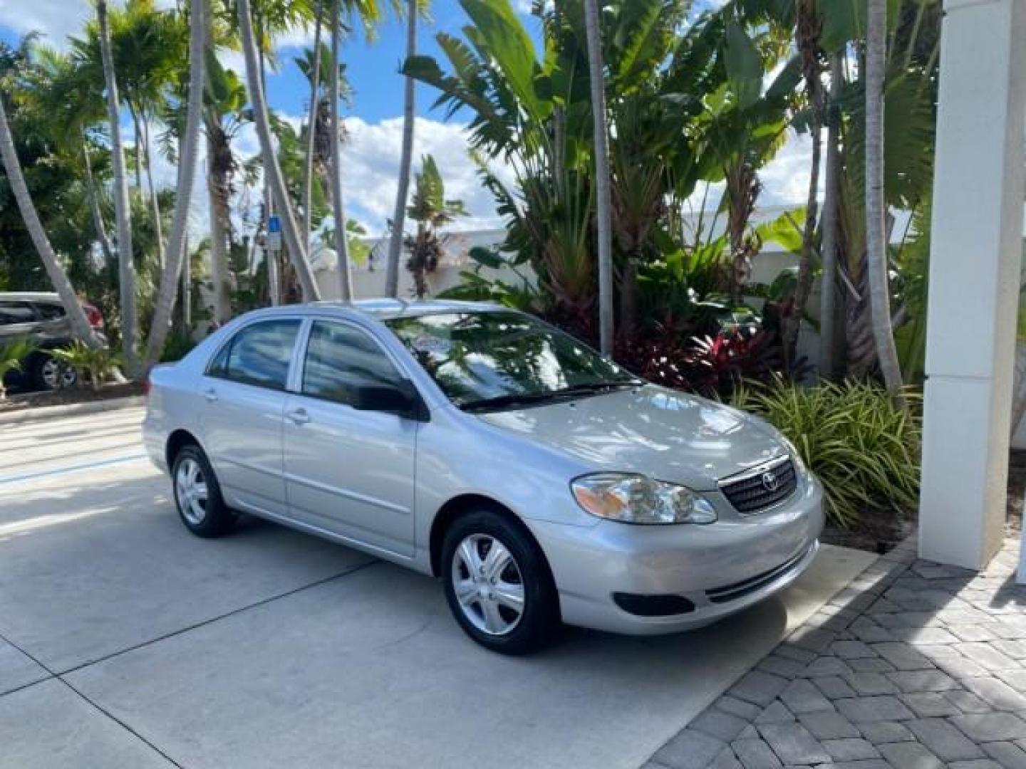 2007 Silver Streak Mica /Stone Toyota Corolla LOADED LOW MILES 11,867 1 OWNER (1NXBR32E07Z) with an 1.8L DOHC SFI 16-Valve VVT-i 4-Cyl Engine engine, Automatic transmission, located at 4701 North Dixie Hwy, Pompano Beach, FL, 33064, (954) 422-2889, 26.240938, -80.123474 - OUR WEBPAGE FLORIDACARS1.COM HAS OVER 100 PHOTOS AND FREE CARFAX LINK 2007 TOYOTA COROLLA CE HAS EVERY OPTION AS A LE - FULLY LOADED VIN: 1NXBR32E07Z816925 1 N X B R 3 2 E 0 7 Z 8 1 6 9 2 5 SEDAN 4 DR 1.8L I4 F DOHC 16V GASOLINE 41 MPG FRONT WHEEL DRIVE Features Air Conditioning AM/FM Stereo Automat - Photo#97