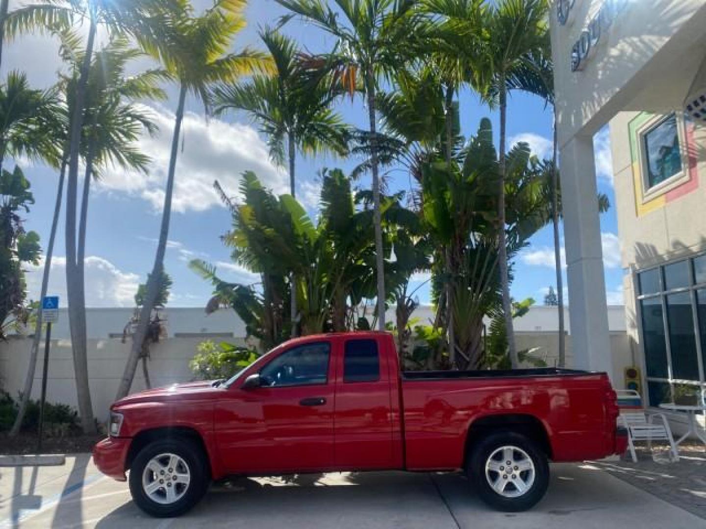 2011 Flame Red /Dark Khaki/Medium Khaki Interior Ram Dakota Bighorn/Lonestar LOW MILES 65,882 1 OWNER (1D7RE3BK7BS) with an 3.7L V6 Engine engine, Automatic transmission, located at 4701 North Dixie Hwy, Pompano Beach, FL, 33064, (954) 422-2889, 26.240938, -80.123474 - OUR WEBPAGE FLORIDACARS1.COM HAS OVER 100 PHOTOS AND FREE CARFAX LINK 2011 RAM DAKOTA BIG HORN 1 OWNER VIN: 1D7RE3BK7BS708235 1 D 7 R E 3 B K 7 B S 7 0 8 2 3 5 4 DOOR EXTENDED CAB PICKUP 3.7L V6 F SOHC 12V GASOLINE 20 MPG REAR WHEEL DRIVE Features ABS Brakes Air Conditioning Alloy Wheels AM/FM Stere - Photo#4