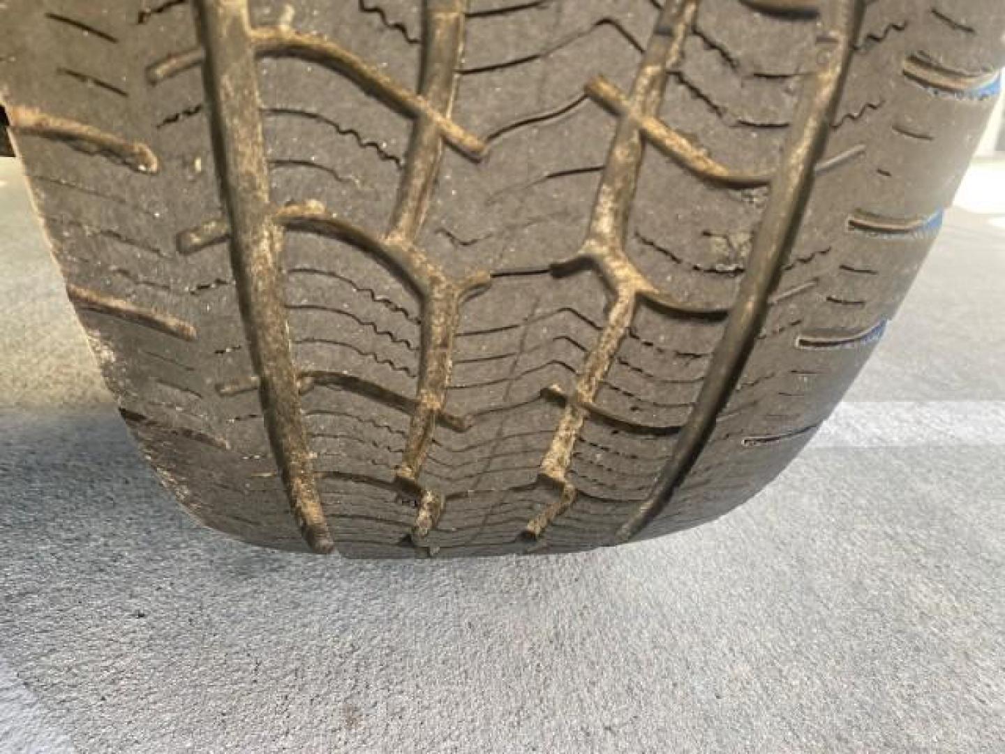 2011 Flame Red /Dark Khaki/Medium Khaki Interior Ram Dakota Bighorn/Lonestar LOW MILES 65,882 1 OWNER (1D7RE3BK7BS) with an 3.7L V6 Engine engine, Automatic transmission, located at 4701 North Dixie Hwy, Pompano Beach, FL, 33064, (954) 422-2889, 26.240938, -80.123474 - OUR WEBPAGE FLORIDACARS1.COM HAS OVER 100 PHOTOS AND FREE CARFAX LINK 2011 RAM DAKOTA BIG HORN 1 OWNER VIN: 1D7RE3BK7BS708235 1 D 7 R E 3 B K 7 B S 7 0 8 2 3 5 4 DOOR EXTENDED CAB PICKUP 3.7L V6 F SOHC 12V GASOLINE 20 MPG REAR WHEEL DRIVE Features ABS Brakes Air Conditioning Alloy Wheels AM/FM Stere - Photo#20