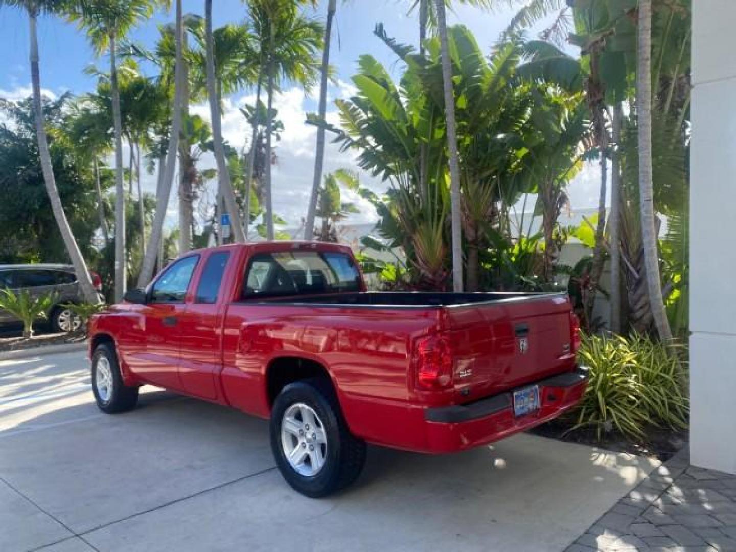 2011 Flame Red /Dark Khaki/Medium Khaki Interior Ram Dakota Bighorn/Lonestar LOW MILES 65,882 1 OWNER (1D7RE3BK7BS) with an 3.7L V6 Engine engine, Automatic transmission, located at 4701 North Dixie Hwy, Pompano Beach, FL, 33064, (954) 422-2889, 26.240938, -80.123474 - OUR WEBPAGE FLORIDACARS1.COM HAS OVER 100 PHOTOS AND FREE CARFAX LINK 2011 RAM DAKOTA BIG HORN 1 OWNER VIN: 1D7RE3BK7BS708235 1 D 7 R E 3 B K 7 B S 7 0 8 2 3 5 4 DOOR EXTENDED CAB PICKUP 3.7L V6 F SOHC 12V GASOLINE 20 MPG REAR WHEEL DRIVE Features ABS Brakes Air Conditioning Alloy Wheels AM/FM Stere - Photo#31