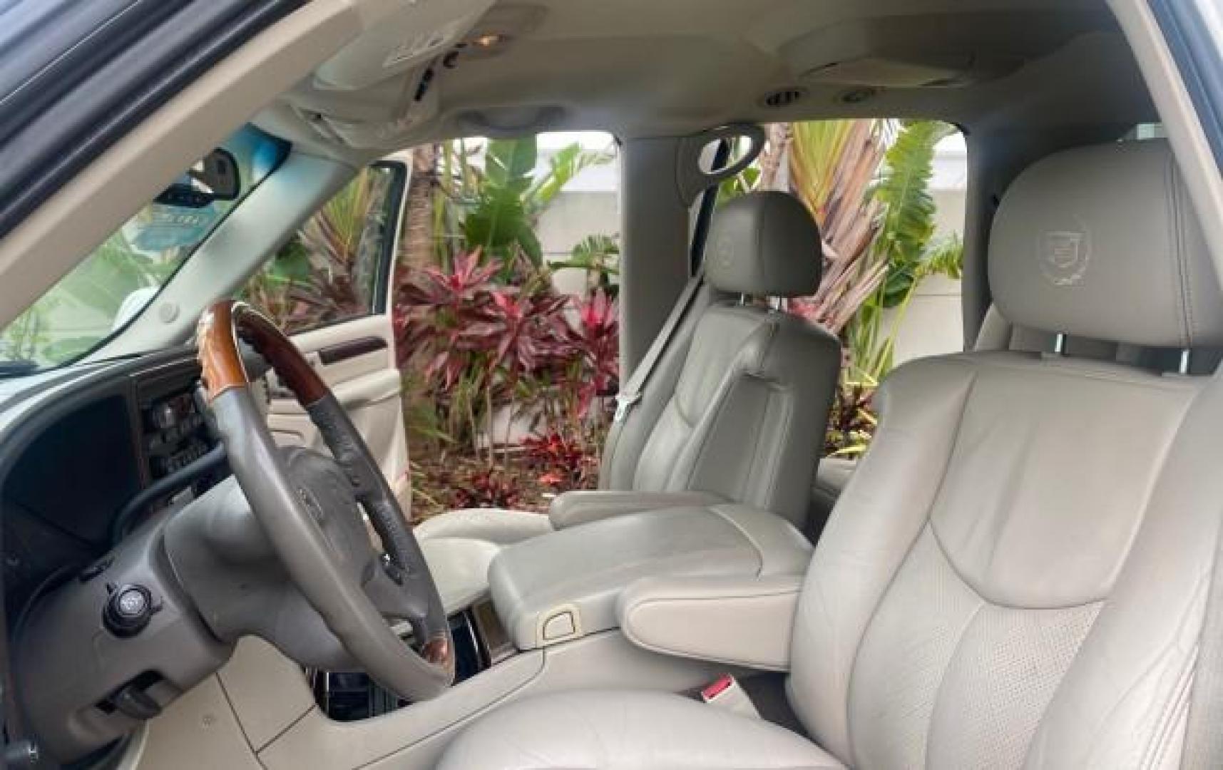 2011 Flame Red /Dark Khaki/Medium Khaki Interior Ram Dakota Bighorn/Lonestar LOW MILES 65,882 1 OWNER (1D7RE3BK7BS) with an 3.7L V6 Engine engine, Automatic transmission, located at 4701 North Dixie Hwy, Pompano Beach, FL, 33064, (954) 422-2889, 26.240938, -80.123474 - OUR WEBPAGE FLORIDACARS1.COM HAS OVER 100 PHOTOS AND FREE CARFAX LINK 2011 RAM DAKOTA BIG HORN 1 OWNER VIN: 1D7RE3BK7BS708235 1 D 7 R E 3 B K 7 B S 7 0 8 2 3 5 4 DOOR EXTENDED CAB PICKUP 3.7L V6 F SOHC 12V GASOLINE 20 MPG REAR WHEEL DRIVE Features ABS Brakes Air Conditioning Alloy Wheels AM/FM Stere - Photo#40