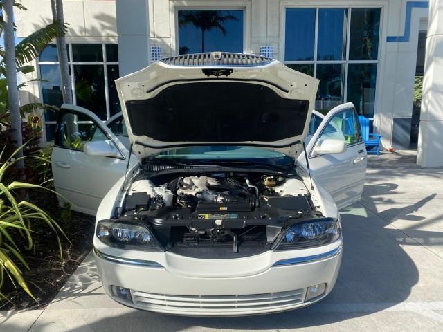 2004 Ceramic White Tri-Coat /Dark Stone/Med Lt Stone Lincoln LS LOW MILES 43,468 1 OWNER (1LNHM86S54Y) with an 3.0L DOHC SMPI 24-Valve V6 Engine engine, Automatic transmission, located at 4701 North Dixie Hwy, Pompano Beach, FL, 33064, (954) 422-2889, 26.240938, -80.123474 - OUR WEBPAGE FLORIDACARS1.COM HAS OVER 100 PHOTOS AND FREE CARFAX LINK 2004 LINCOLN LS LUXURY 1 OWNER VIN: 1LNHM86S54Y643526 1 L N H M 8 6 S 5 4 Y 6 4 3 5 2 6 SEDAN 4 DR 3.0L V6 F DOHC GASOLINE 26 MPG REAR WHEEL DRIVE Features ABS Brakes Air Conditioning Alloy Wheels AM/FM Stereo Automatic Transmissi - Photo#17