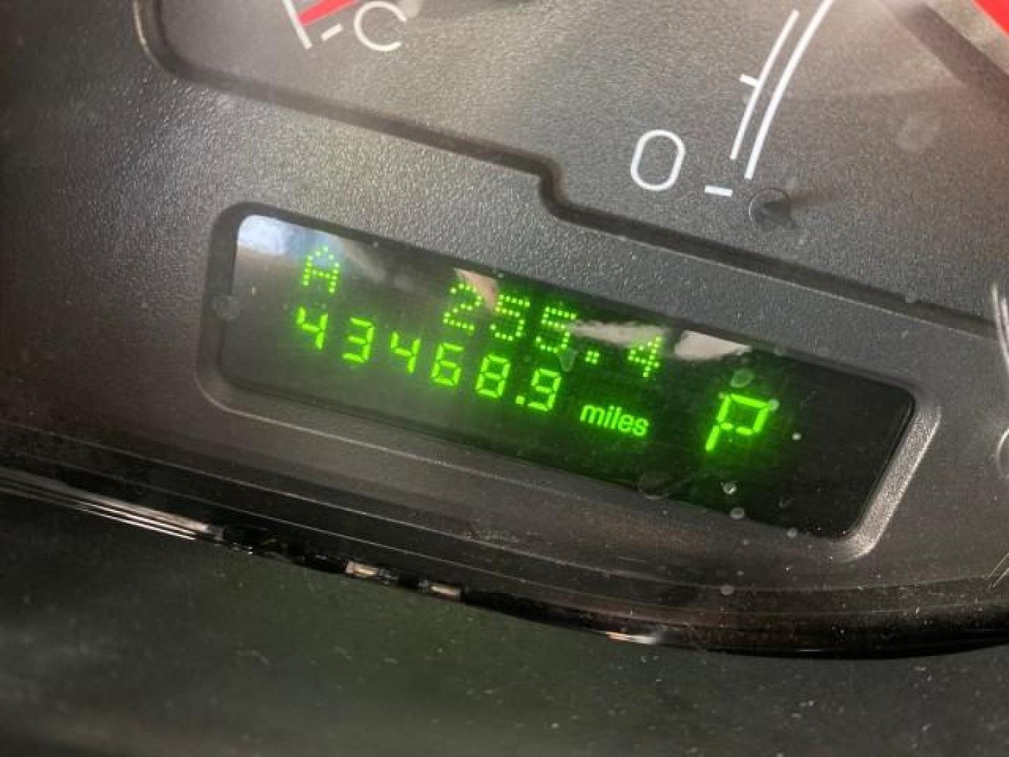 2004 Ceramic White Tri-Coat /Dark Stone/Med Lt Stone Lincoln LS LOW MILES 43,468 1 OWNER (1LNHM86S54Y) with an 3.0L DOHC SMPI 24-Valve V6 Engine engine, Automatic transmission, located at 4701 North Dixie Hwy, Pompano Beach, FL, 33064, (954) 422-2889, 26.240938, -80.123474 - OUR WEBPAGE FLORIDACARS1.COM HAS OVER 100 PHOTOS AND FREE CARFAX LINK 2004 LINCOLN LS LUXURY 1 OWNER VIN: 1LNHM86S54Y643526 1 L N H M 8 6 S 5 4 Y 6 4 3 5 2 6 SEDAN 4 DR 3.0L V6 F DOHC GASOLINE 26 MPG REAR WHEEL DRIVE Features ABS Brakes Air Conditioning Alloy Wheels AM/FM Stereo Automatic Transmissi - Photo#18