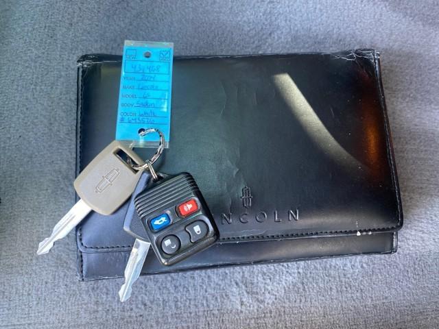 2004 Ceramic White Tri-Coat /Dark Stone/Med Lt Stone Lincoln LS LOW MILES 43,468 1 OWNER (1LNHM86S54Y) with an 3.0L DOHC SMPI 24-Valve V6 Engine engine, Automatic transmission, located at 4701 North Dixie Hwy, Pompano Beach, FL, 33064, (954) 422-2889, 26.240938, -80.123474 - OUR WEBPAGE FLORIDACARS1.COM HAS OVER 100 PHOTOS AND FREE CARFAX LINK 2004 LINCOLN LS LUXURY 1 OWNER VIN: 1LNHM86S54Y643526 1 L N H M 8 6 S 5 4 Y 6 4 3 5 2 6 SEDAN 4 DR 3.0L V6 F DOHC GASOLINE 26 MPG REAR WHEEL DRIVE Features ABS Brakes Air Conditioning Alloy Wheels AM/FM Stereo Automatic Transmissi - Photo#23