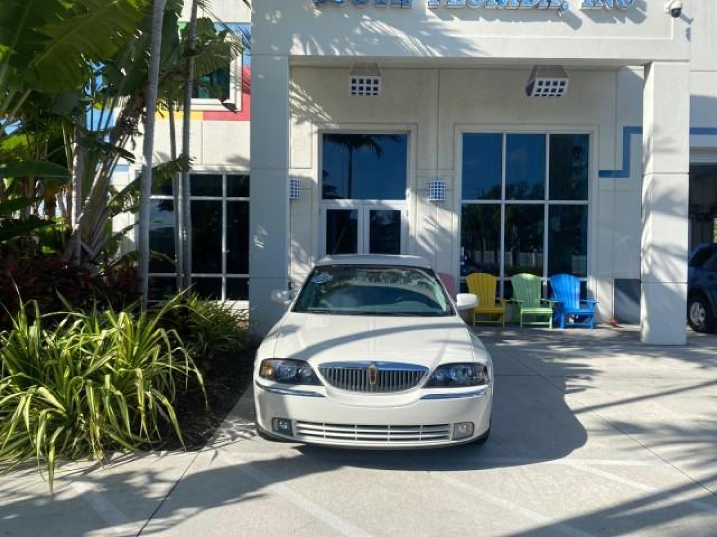 2004 Ceramic White Tri-Coat /Dark Stone/Med Lt Stone Lincoln LS LOW MILES 43,468 1 OWNER (1LNHM86S54Y) with an 3.0L DOHC SMPI 24-Valve V6 Engine engine, Automatic transmission, located at 4701 North Dixie Hwy, Pompano Beach, FL, 33064, (954) 422-2889, 26.240938, -80.123474 - OUR WEBPAGE FLORIDACARS1.COM HAS OVER 100 PHOTOS AND FREE CARFAX LINK 2004 LINCOLN LS LUXURY 1 OWNER VIN: 1LNHM86S54Y643526 1 L N H M 8 6 S 5 4 Y 6 4 3 5 2 6 SEDAN 4 DR 3.0L V6 F DOHC GASOLINE 26 MPG REAR WHEEL DRIVE Features ABS Brakes Air Conditioning Alloy Wheels AM/FM Stereo Automatic Transmissi - Photo#26