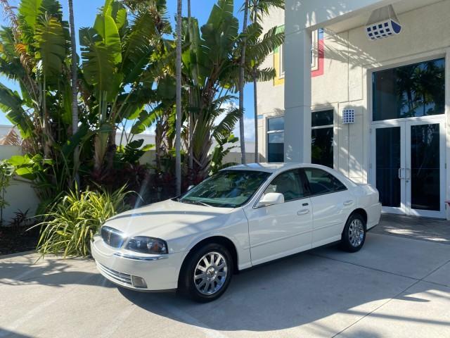 2004 Ceramic White Tri-Coat /Dark Stone/Med Lt Stone Lincoln LS LOW MILES 43,468 1 OWNER (1LNHM86S54Y) with an 3.0L DOHC SMPI 24-Valve V6 Engine engine, Automatic transmission, located at 4701 North Dixie Hwy, Pompano Beach, FL, 33064, (954) 422-2889, 26.240938, -80.123474 - OUR WEBPAGE FLORIDACARS1.COM HAS OVER 100 PHOTOS AND FREE CARFAX LINK 2004 LINCOLN LS LUXURY 1 OWNER VIN: 1LNHM86S54Y643526 1 L N H M 8 6 S 5 4 Y 6 4 3 5 2 6 SEDAN 4 DR 3.0L V6 F DOHC GASOLINE 26 MPG REAR WHEEL DRIVE Features ABS Brakes Air Conditioning Alloy Wheels AM/FM Stereo Automatic Transmissi - Photo#28