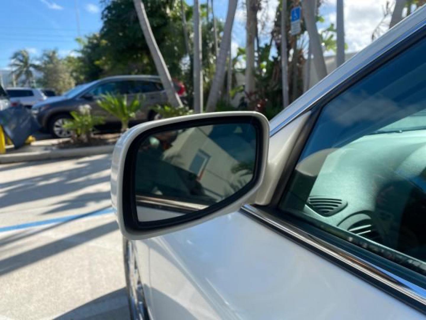 2004 Ceramic White Tri-Coat /Dark Stone/Med Lt Stone Lincoln LS LOW MILES 43,468 1 OWNER (1LNHM86S54Y) with an 3.0L DOHC SMPI 24-Valve V6 Engine engine, Automatic transmission, located at 4701 North Dixie Hwy, Pompano Beach, FL, 33064, (954) 422-2889, 26.240938, -80.123474 - OUR WEBPAGE FLORIDACARS1.COM HAS OVER 100 PHOTOS AND FREE CARFAX LINK 2004 LINCOLN LS LUXURY 1 OWNER VIN: 1LNHM86S54Y643526 1 L N H M 8 6 S 5 4 Y 6 4 3 5 2 6 SEDAN 4 DR 3.0L V6 F DOHC GASOLINE 26 MPG REAR WHEEL DRIVE Features ABS Brakes Air Conditioning Alloy Wheels AM/FM Stereo Automatic Transmissi - Photo#39